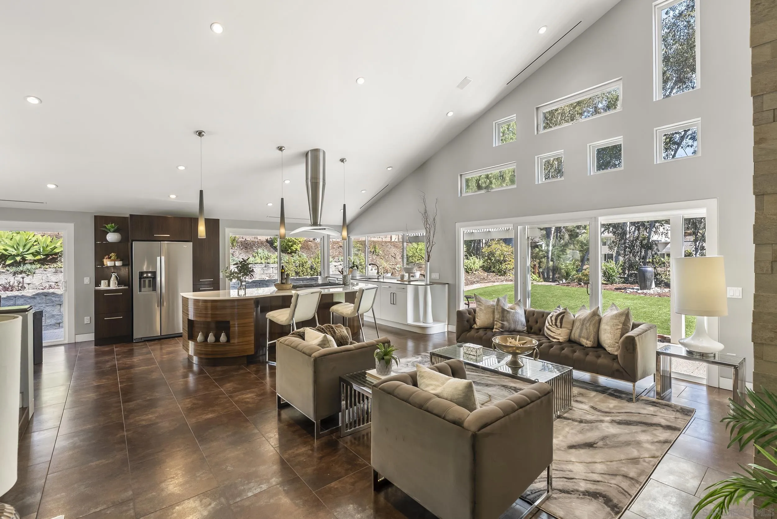 https://cdn.realtyfeed.com/cdn/127/250036345/1f8c3a56e6f81483c58e39bc03b098d5.webp