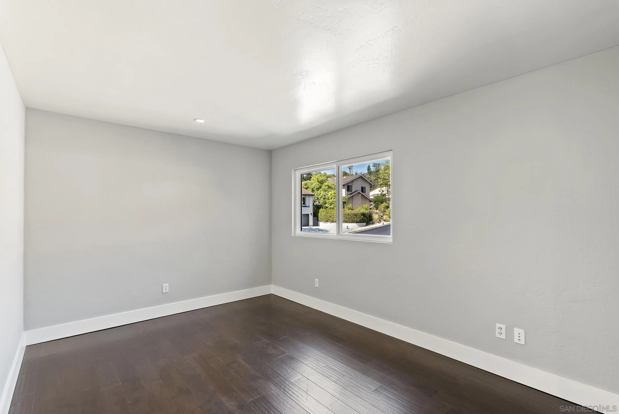 https://cdn.realtyfeed.com/cdn/127/250036345/242d17f49710fa5a015e42336abc24f1.webp