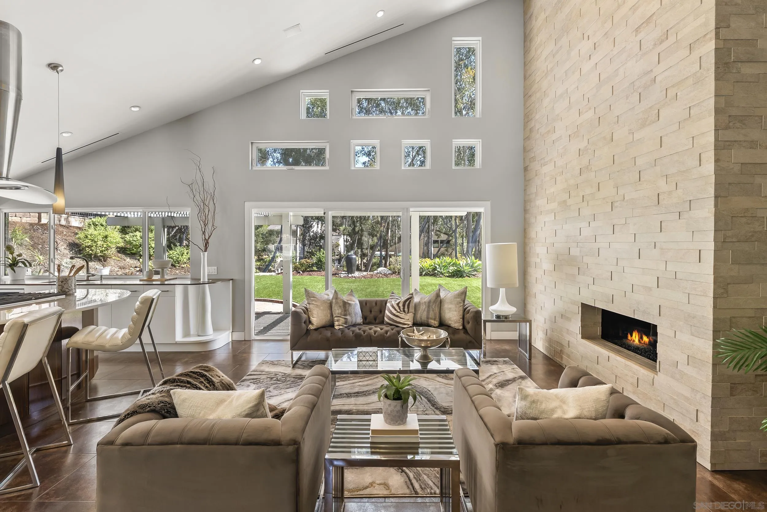 https://cdn.realtyfeed.com/cdn/127/250036345/3b49b7017fab5d0c694b04cced376a08.webp