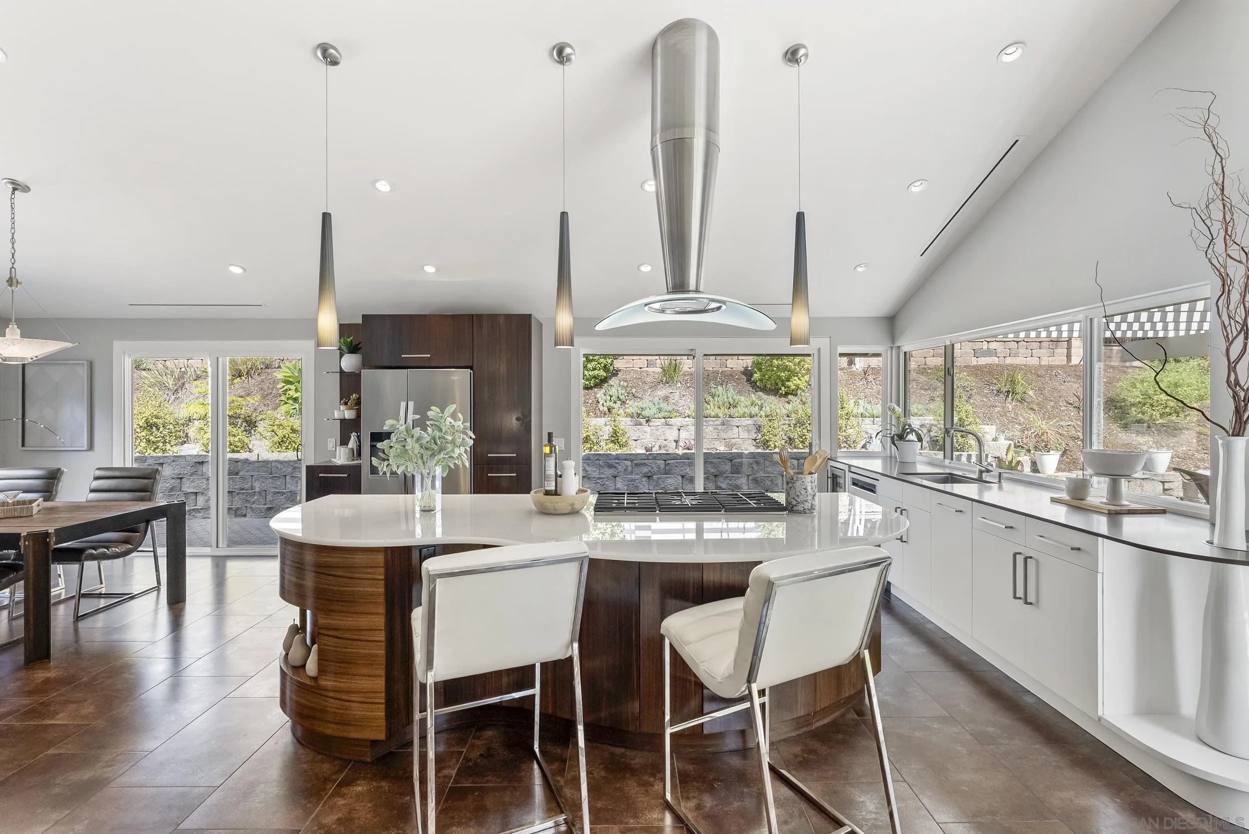 https://cdn.realtyfeed.com/cdn/127/250036345/5b93bb6476d0bc81e5da09ae8ae03afe.webp