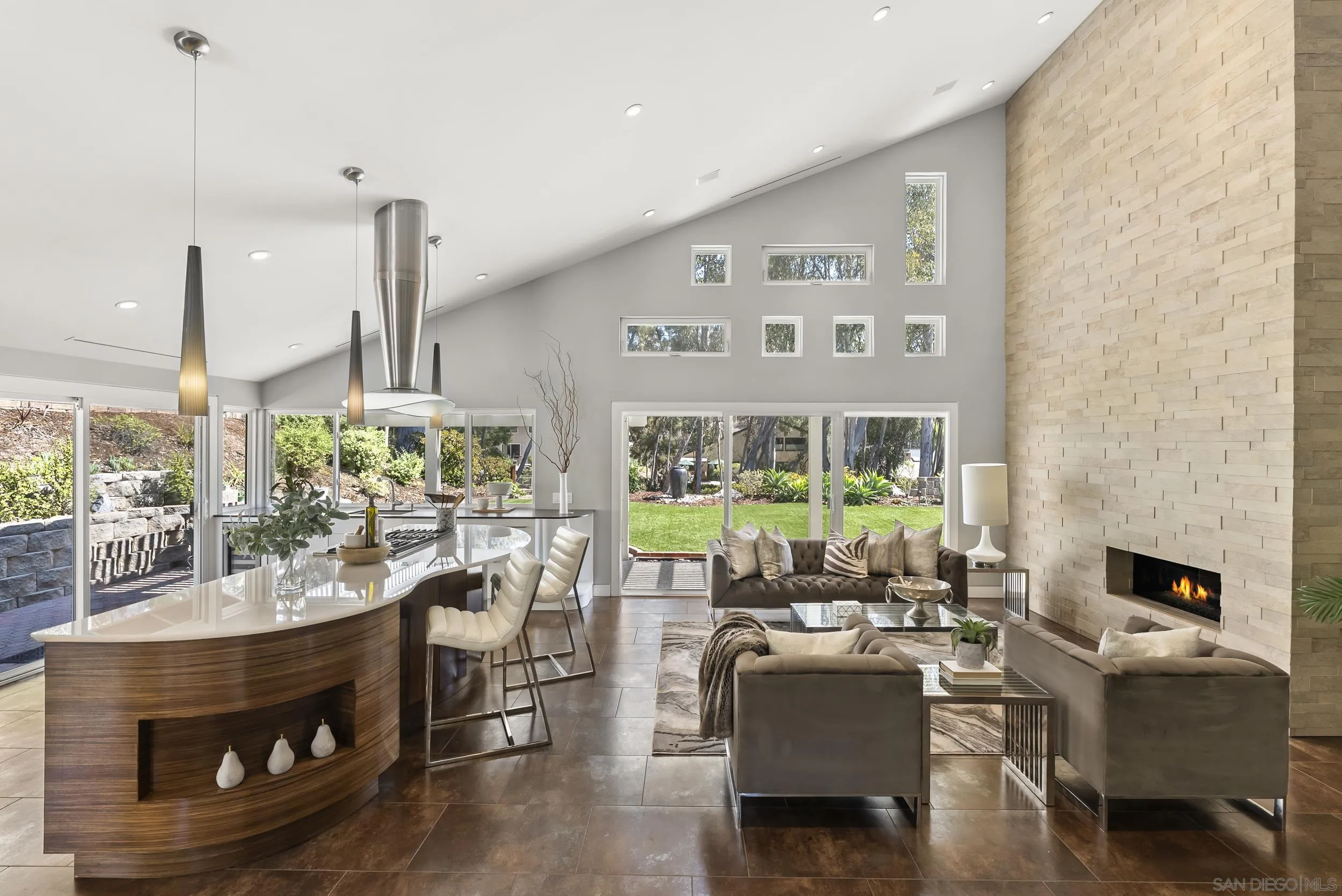 https://cdn.realtyfeed.com/cdn/127/250036345/5e547838cb304e8b3787f8f2010ca4e5.webp
