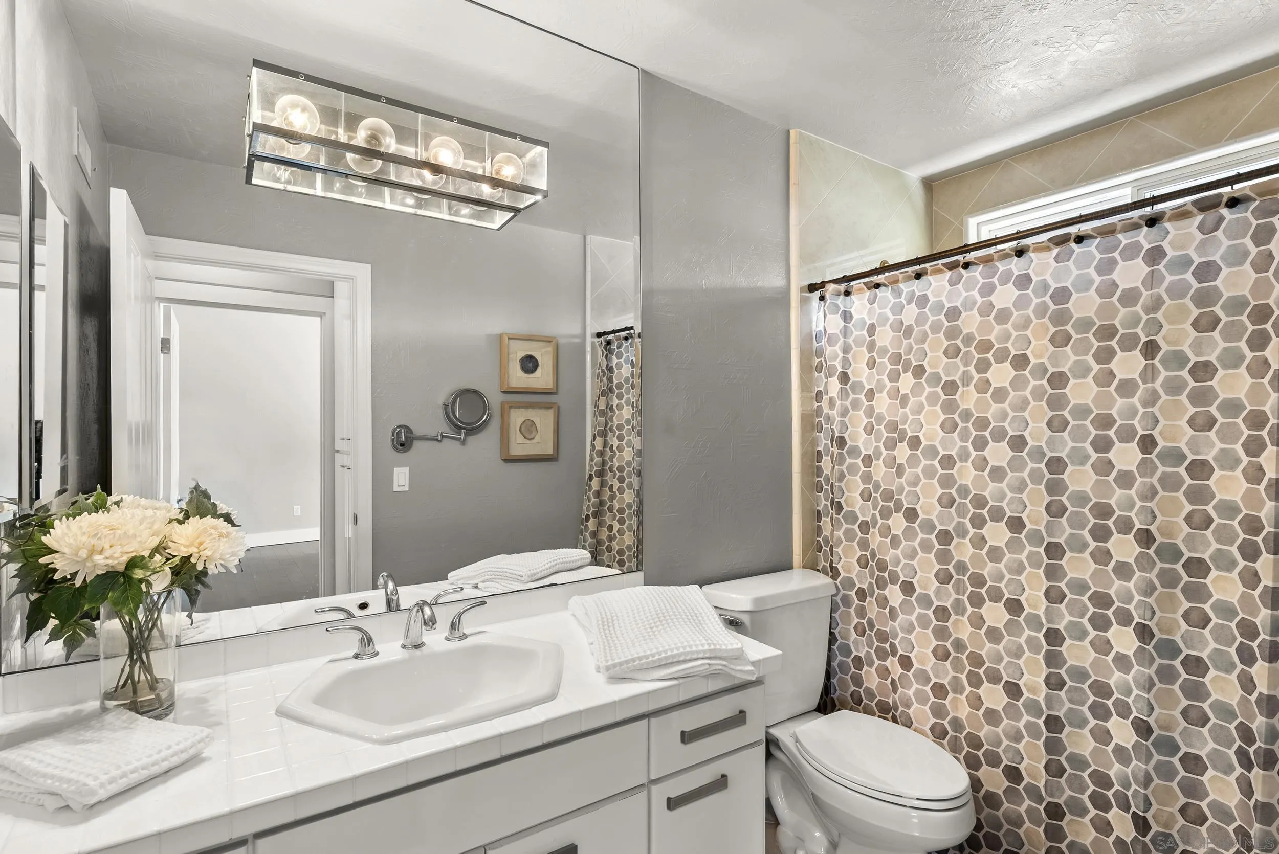 https://cdn.realtyfeed.com/cdn/127/250036345/7689af35941807b067eee321633d3946.webp