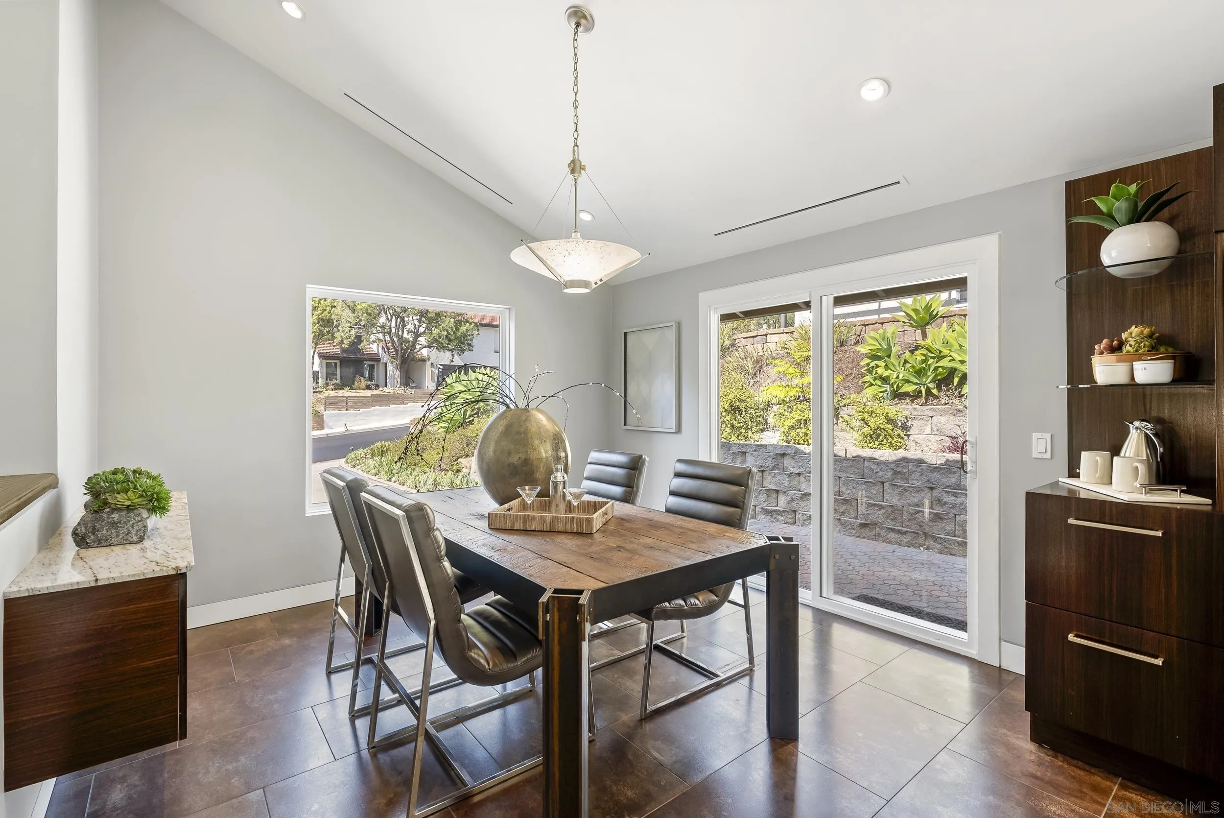 https://cdn.realtyfeed.com/cdn/127/250036345/ac18b184c2f3222690cf68339d44484e.webp