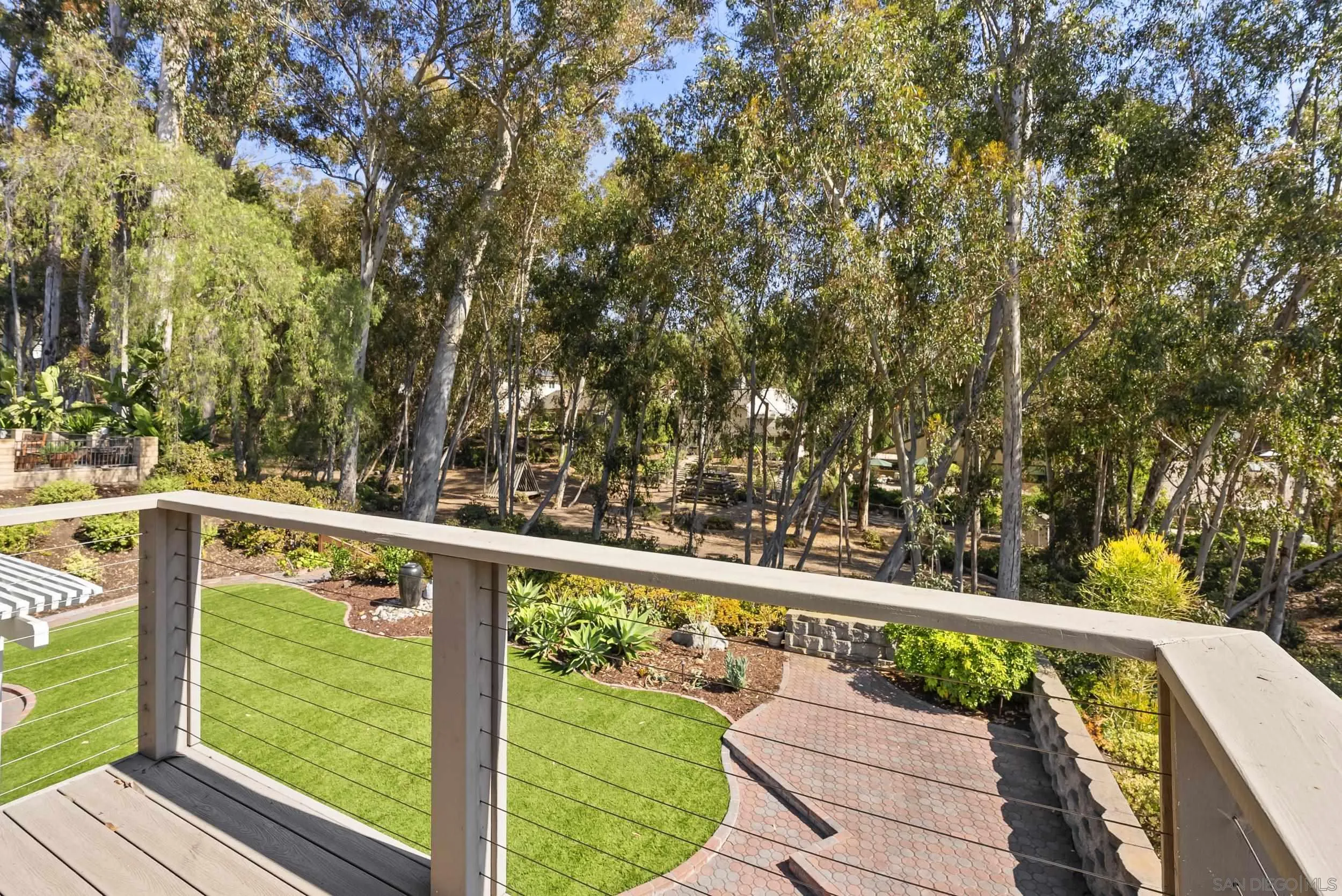 https://cdn.realtyfeed.com/cdn/127/250036345/b506041fac0fbf24d546d171569fcd02.webp