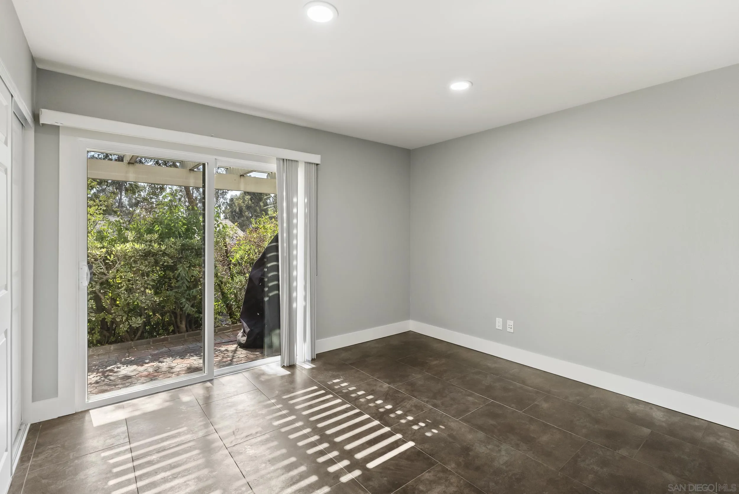 https://cdn.realtyfeed.com/cdn/127/250036345/ee6f1126102e5243a6357a32d2045be0.webp