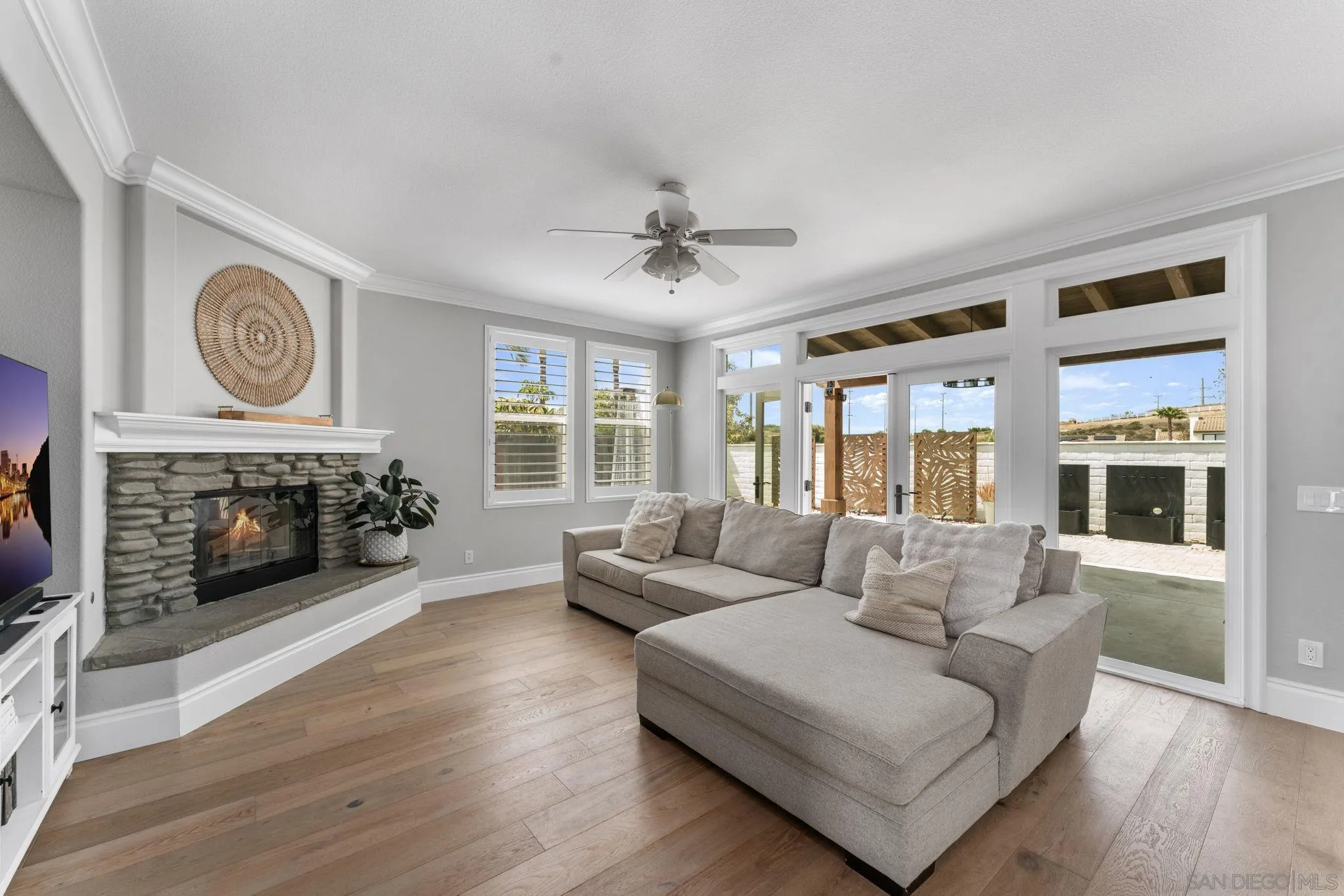 https://cdn.realtyfeed.com/cdn/127/250036346/1425147082edc268df3050140ba89ef6.webp