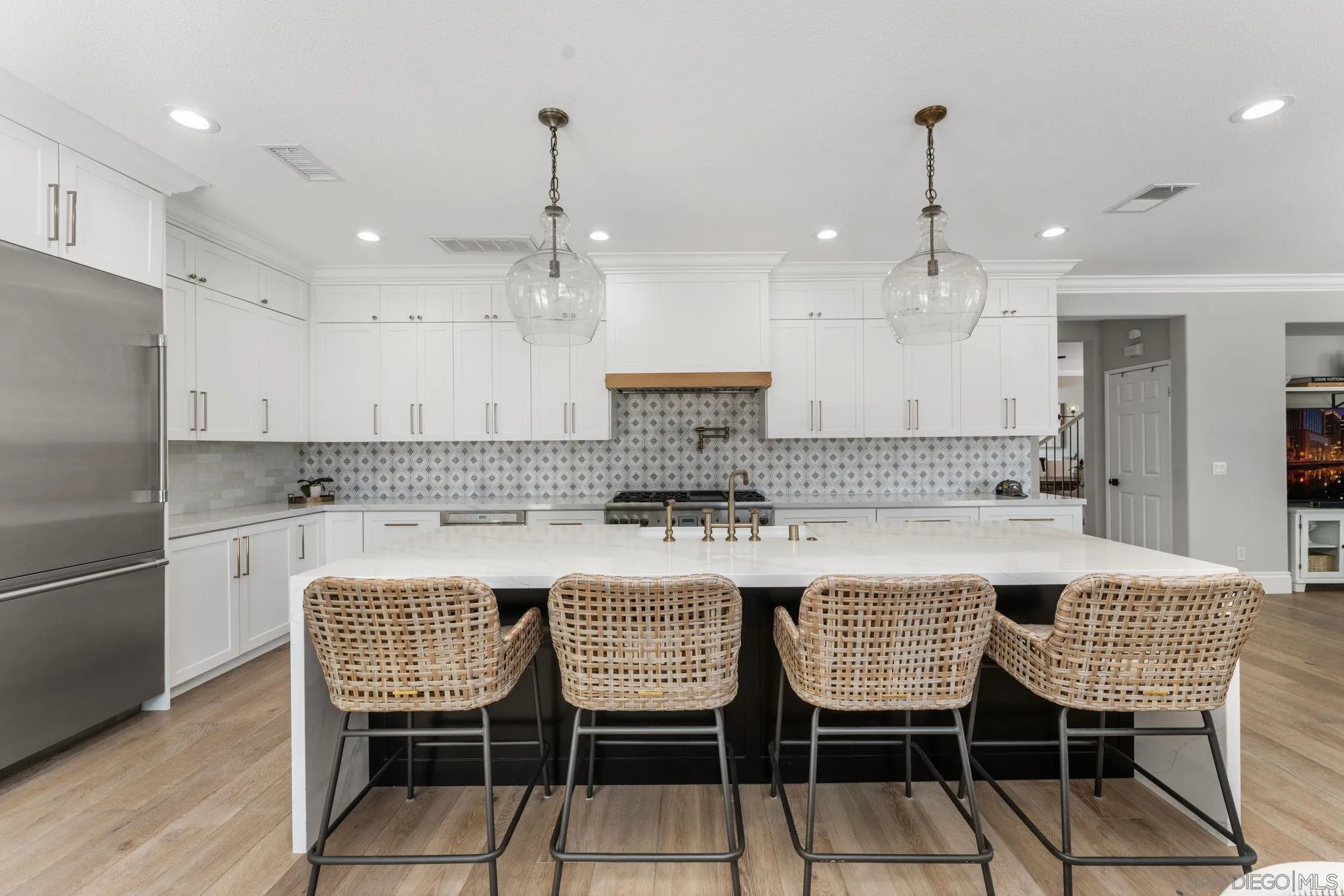 https://cdn.realtyfeed.com/cdn/127/250036346/82e0c7e2dfa919aa66bfbefd4799b830.webp