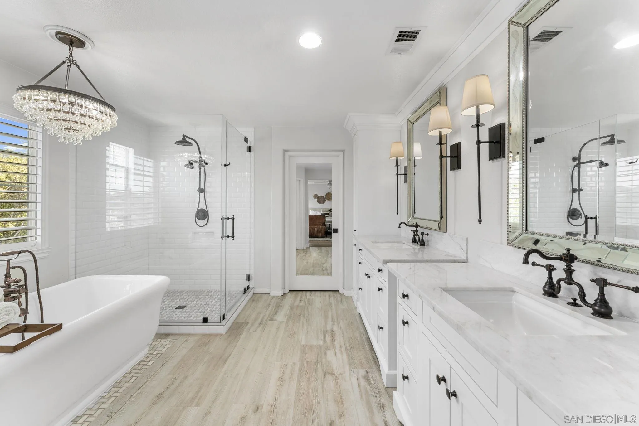 https://cdn.realtyfeed.com/cdn/127/250036346/c8697a3a7ceacb56c513d6239a050bc8.webp