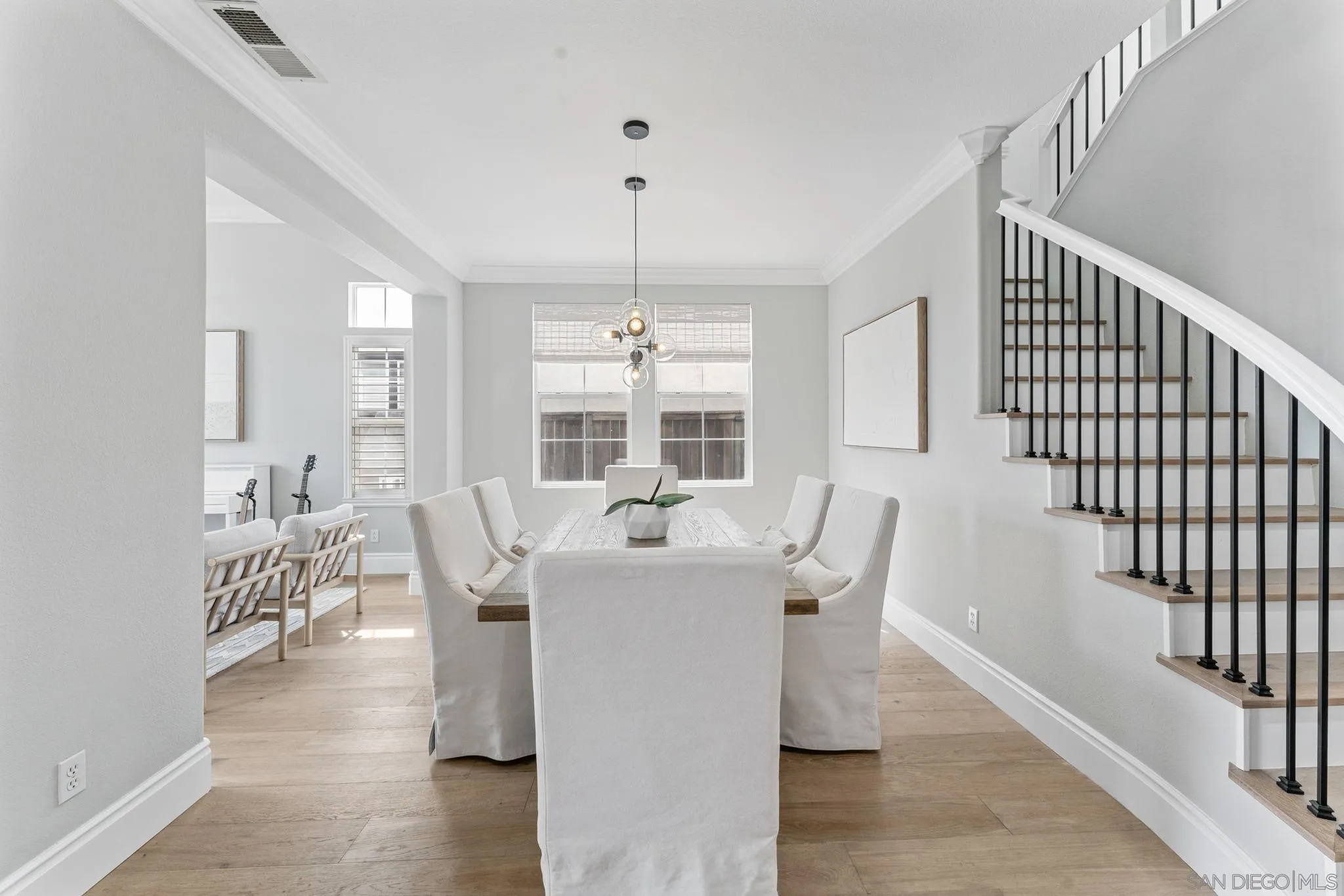 https://cdn.realtyfeed.com/cdn/127/250036346/dc4bdc9d3605159eee31f87a0822e832.webp