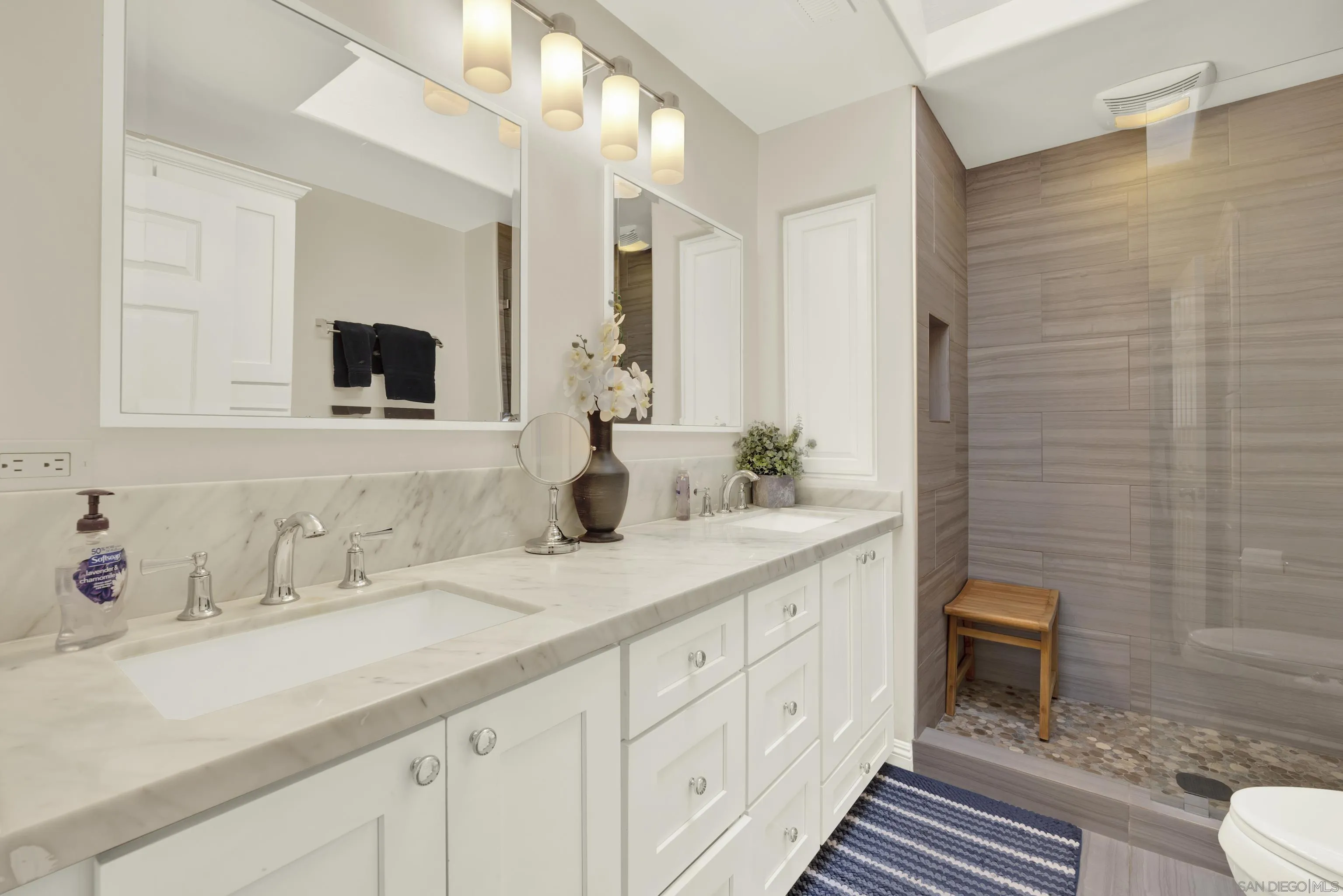 https://cdn.realtyfeed.com/cdn/127/250036347/1577a24a30240eb30e10d13f37d54f8e.webp