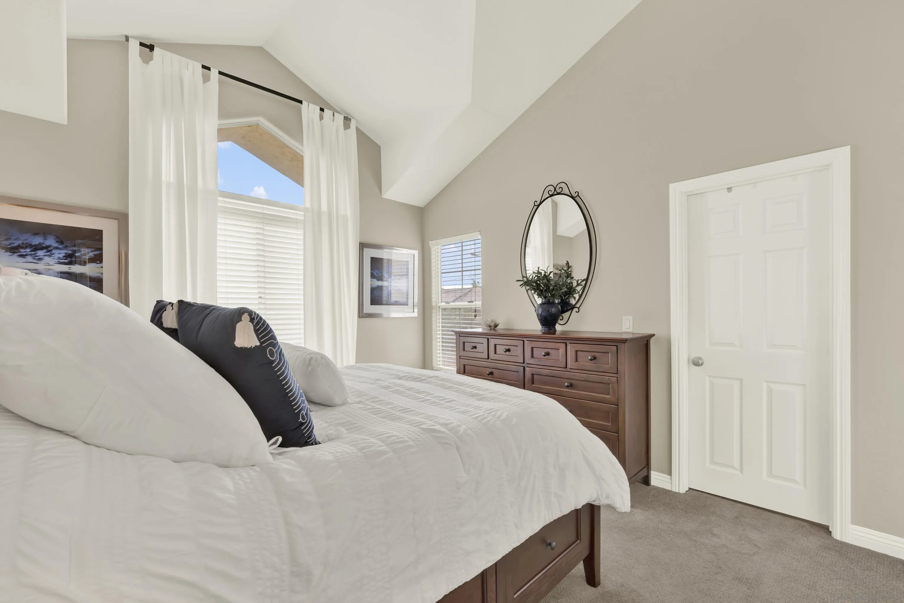 https://cdn.realtyfeed.com/cdn/127/250036347/2d96c5585bd7be629f7ee5291acf6147.webp