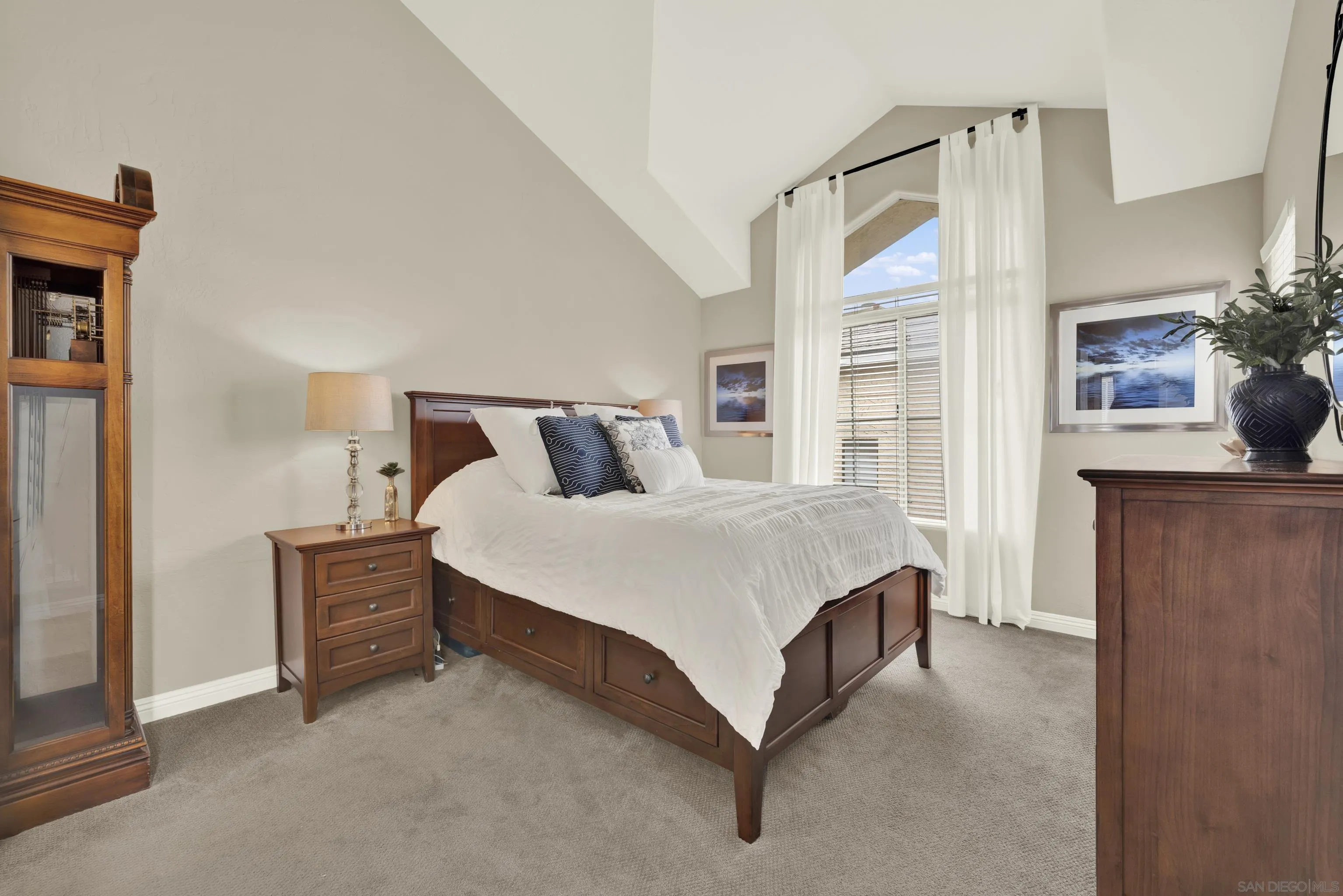 https://cdn.realtyfeed.com/cdn/127/250036347/542432eb506edbf327696bb28a117933.webp