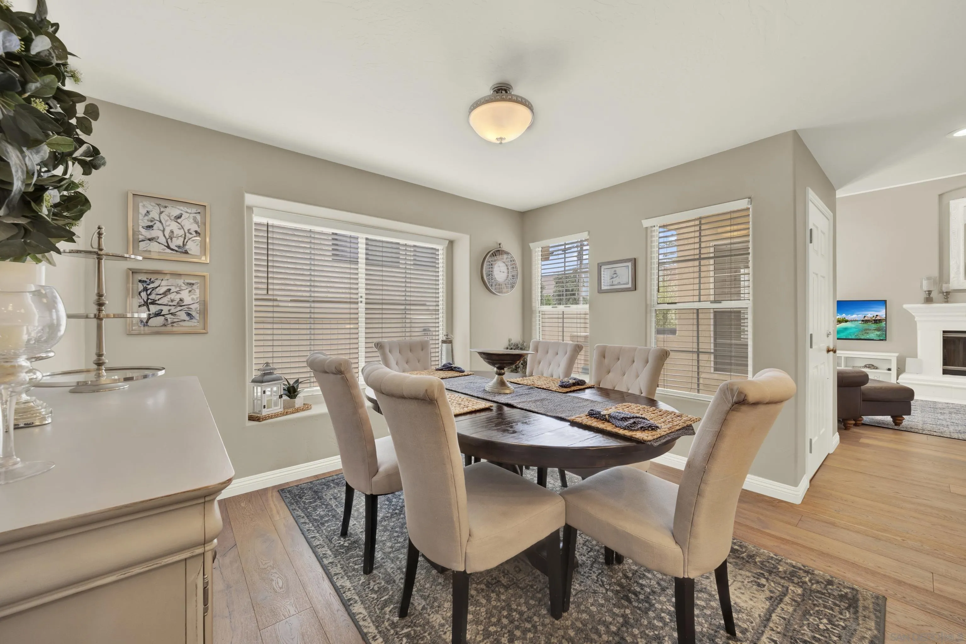 https://cdn.realtyfeed.com/cdn/127/250036347/74f5d5888a2eadf52d7b85a5ece1fd7e.webp