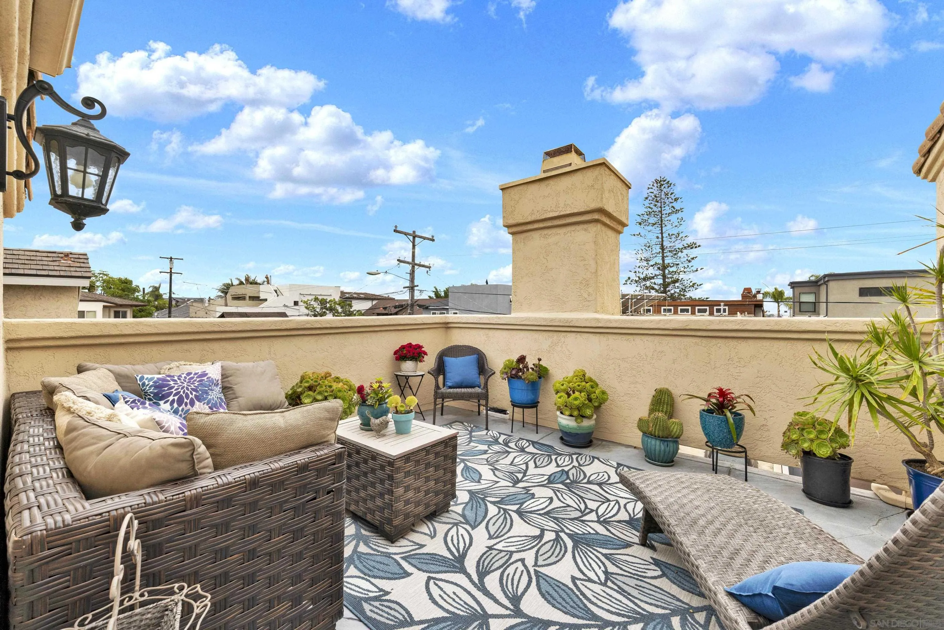 https://cdn.realtyfeed.com/cdn/127/250036347/b4094e453e233cf15da946ccdec4edc6.webp