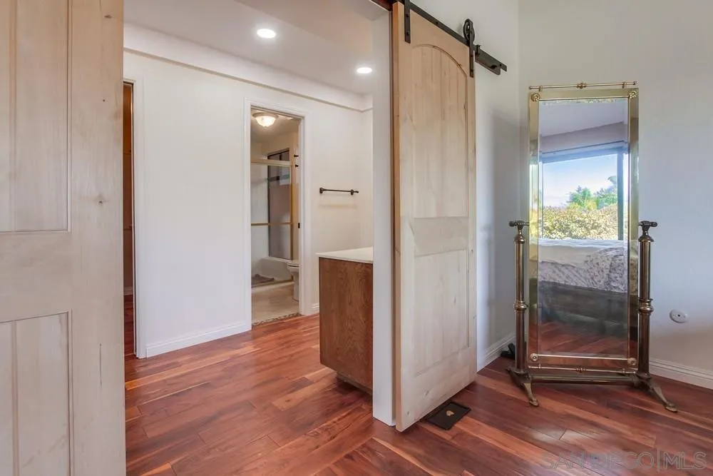 https://cdn.realtyfeed.com/cdn/127/250036353/07935532149396514697bec716be6797.webp