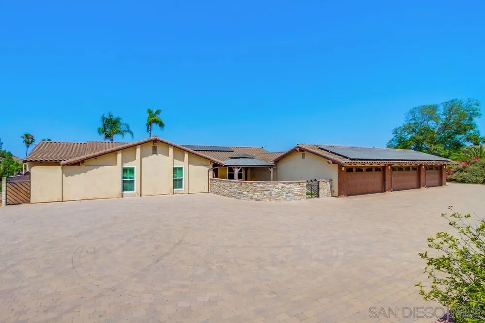 https://cdn.realtyfeed.com/cdn/127/250036353/5b6cad64fe7bdacd41b41e750e2fe70e.webp