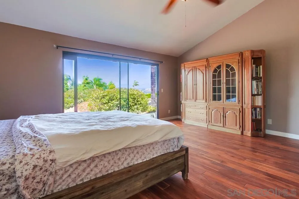 https://cdn.realtyfeed.com/cdn/127/250036353/657d7acec2811849665aa77bc7979f6a.webp