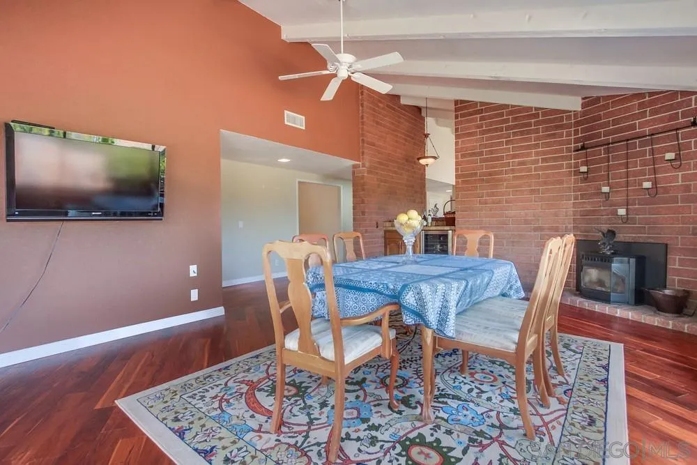 https://cdn.realtyfeed.com/cdn/127/250036353/7c4418669b9108d30163a237594ae68b.webp