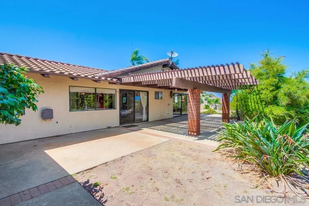 https://cdn.realtyfeed.com/cdn/127/250036353/9e4fa576b7165ff153483006a50f6644.webp