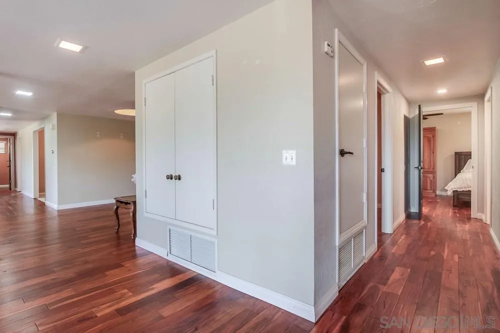 https://cdn.realtyfeed.com/cdn/127/250036353/b1f10412220765b84b2d0fedf07140ae.webp