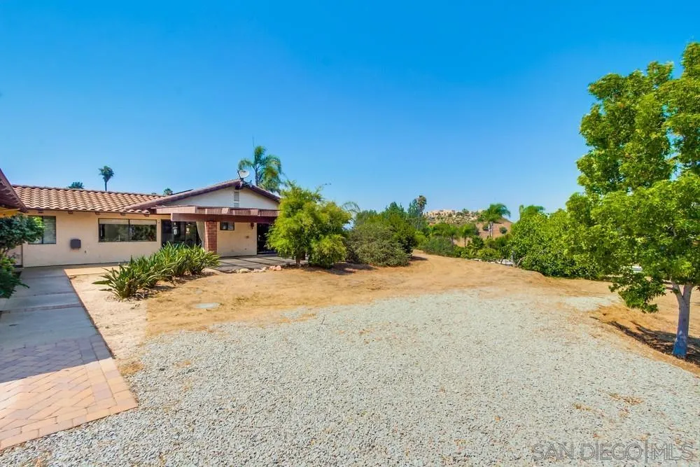 https://cdn.realtyfeed.com/cdn/127/250036353/b47bb5d959117c2812a7102752084c14.webp