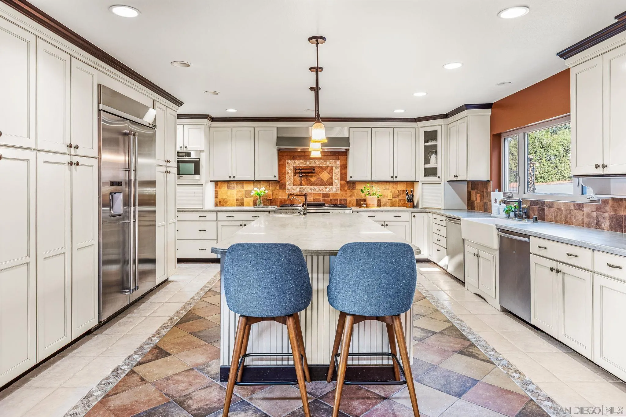 https://cdn.realtyfeed.com/cdn/127/250036362/2be4f01d13025e502e648a672b4b3bca.webp