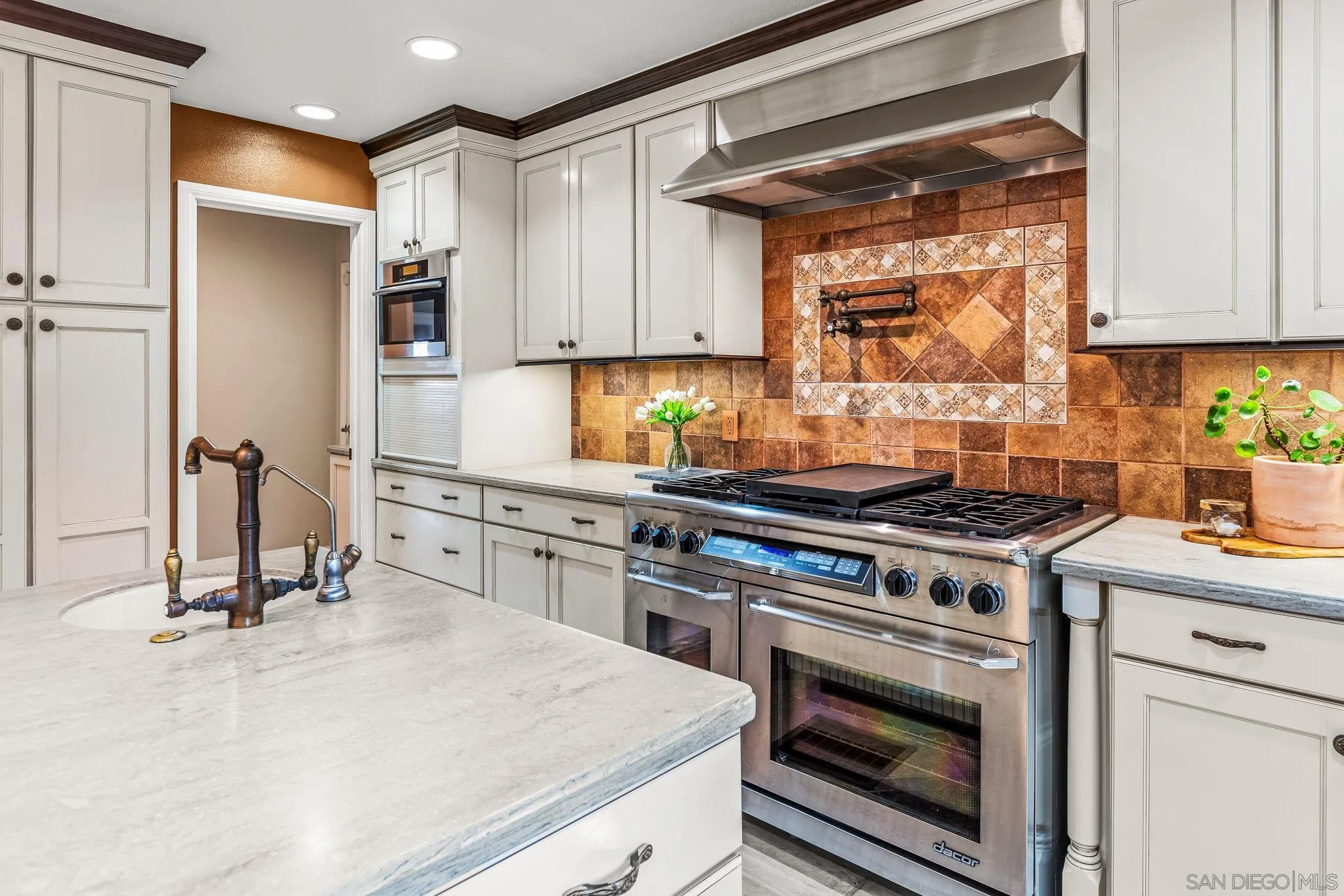 https://cdn.realtyfeed.com/cdn/127/250036362/419eae87983e9ba68f5ee4f48747c398.webp