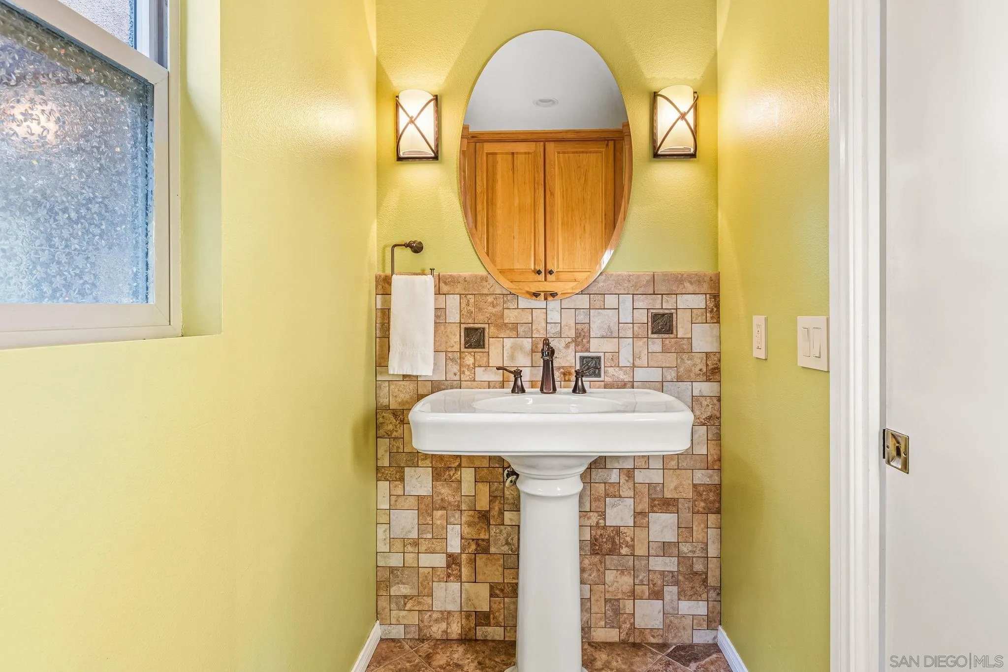 https://cdn.realtyfeed.com/cdn/127/250036362/5c336e93b60d17917447f6fd3c7a522b.webp