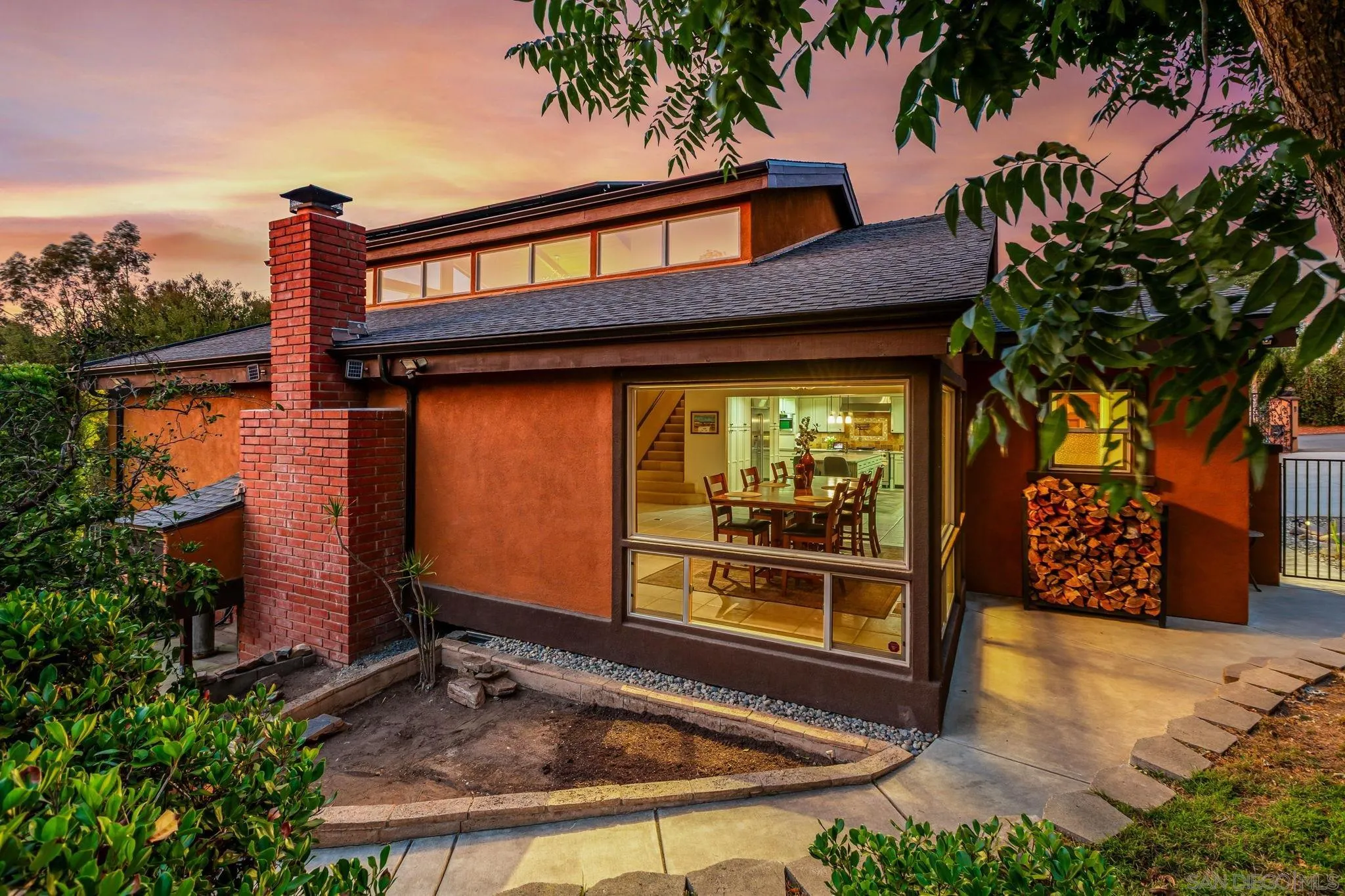 https://cdn.realtyfeed.com/cdn/127/250036362/732ffe7d19157d598db200da035d57f6.webp