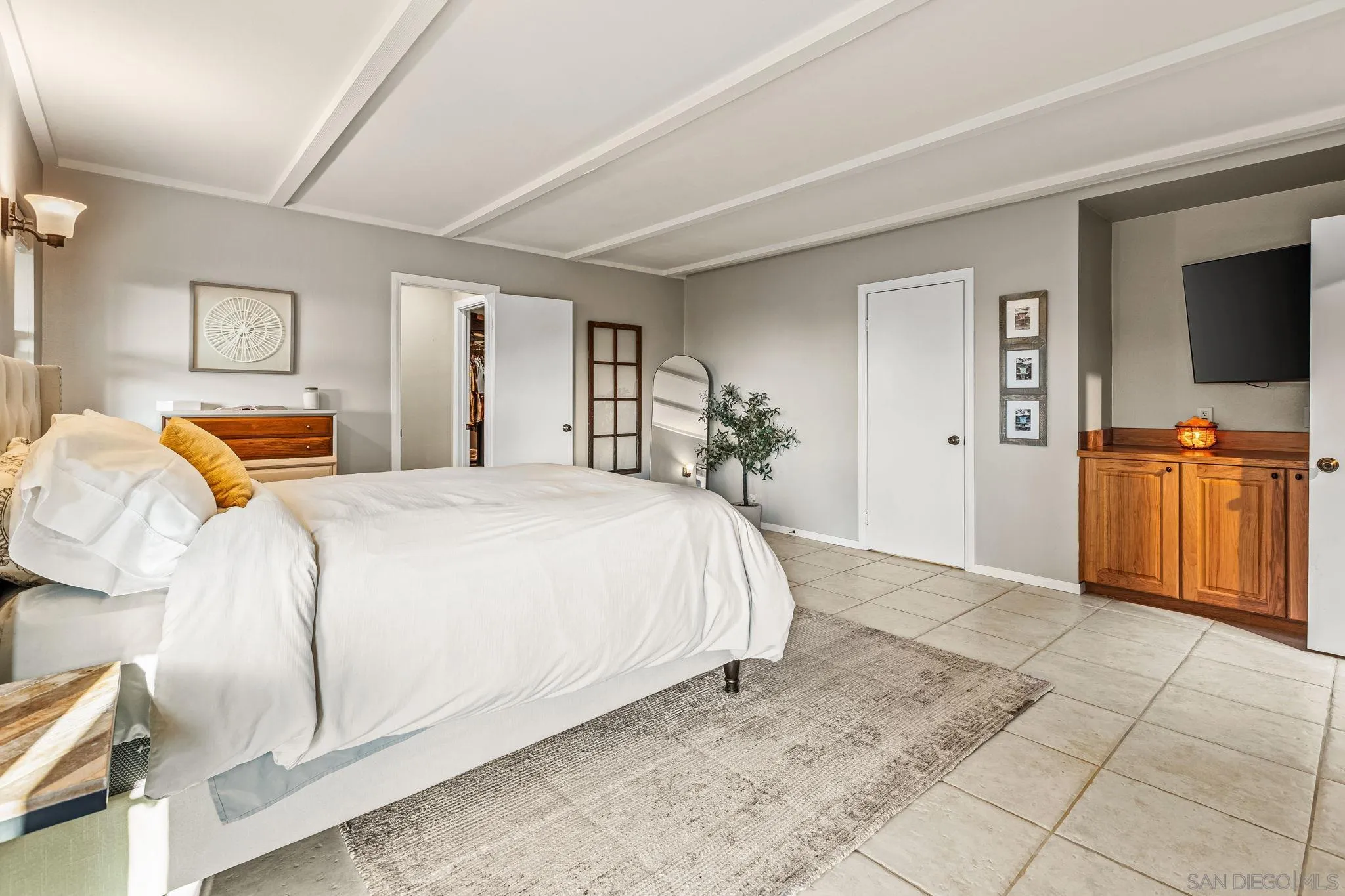 https://cdn.realtyfeed.com/cdn/127/250036362/ec65c42eafce57fd825a647c38902e60.webp