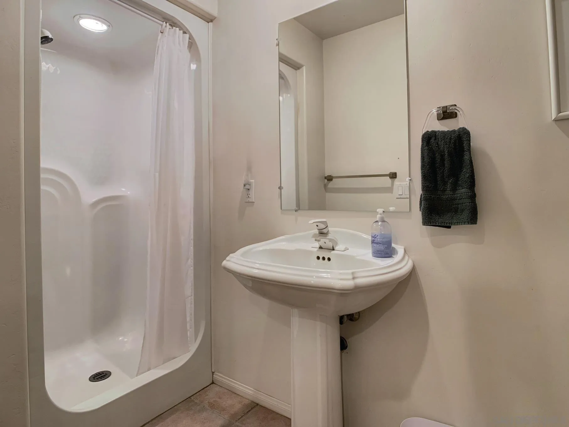 https://cdn.realtyfeed.com/cdn/127/250036365/2c7c39929498a9354ee92bf030d4eaa6.webp