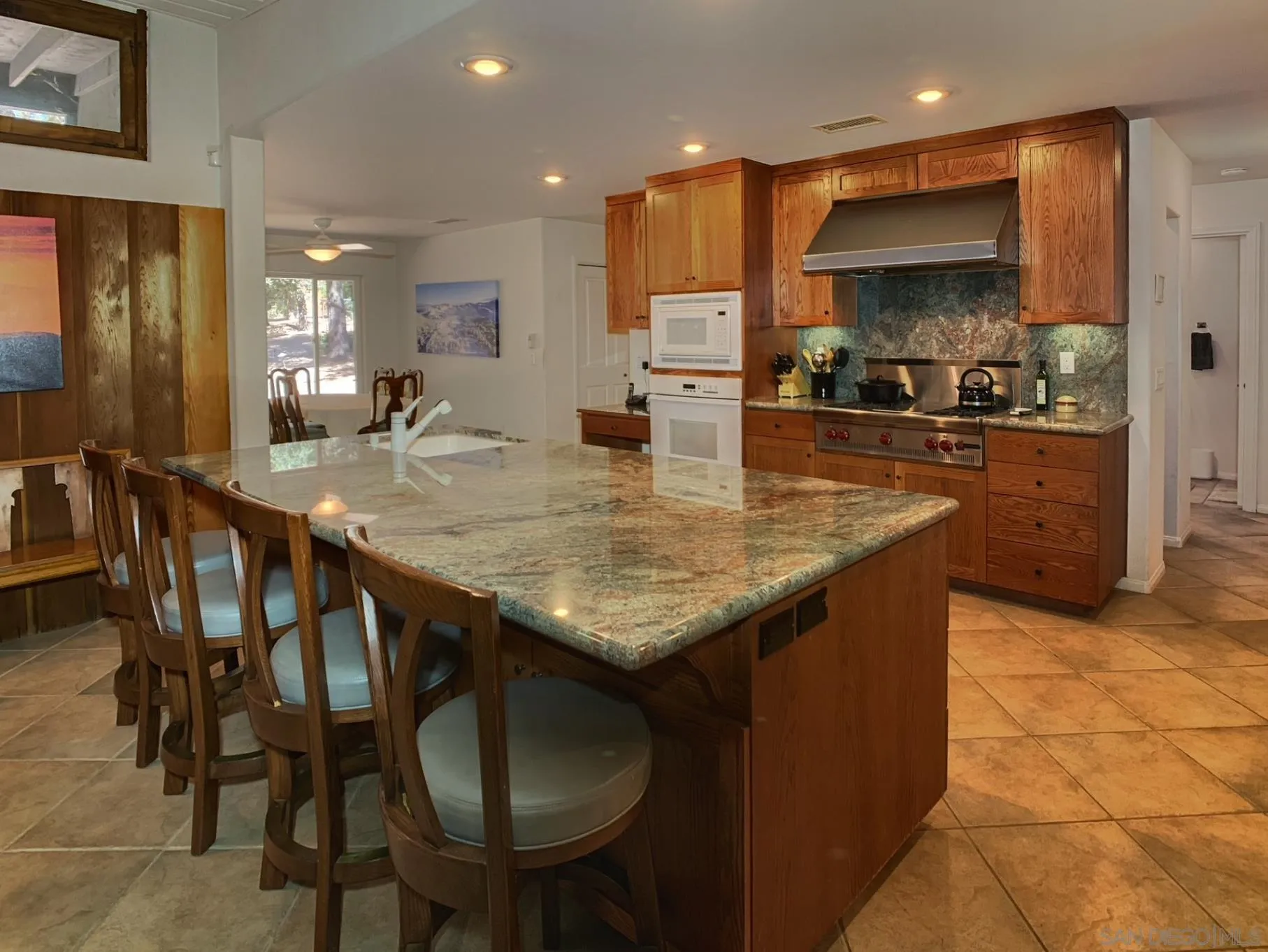 https://cdn.realtyfeed.com/cdn/127/250036365/3b8c1804eedc5a25a6170f07a87de567.webp