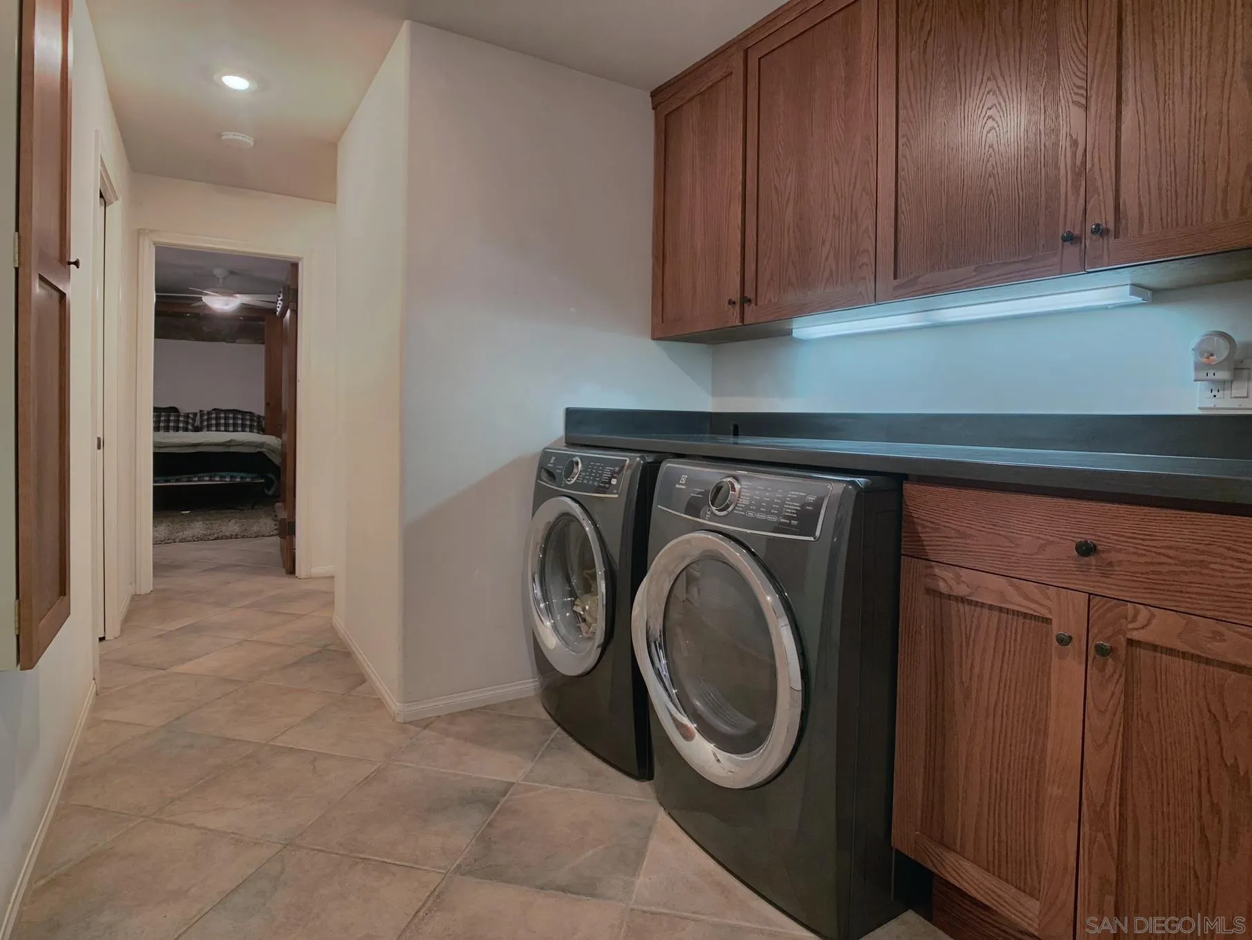 https://cdn.realtyfeed.com/cdn/127/250036365/553c2d282873dbfcf287637cad0c7cf9.webp