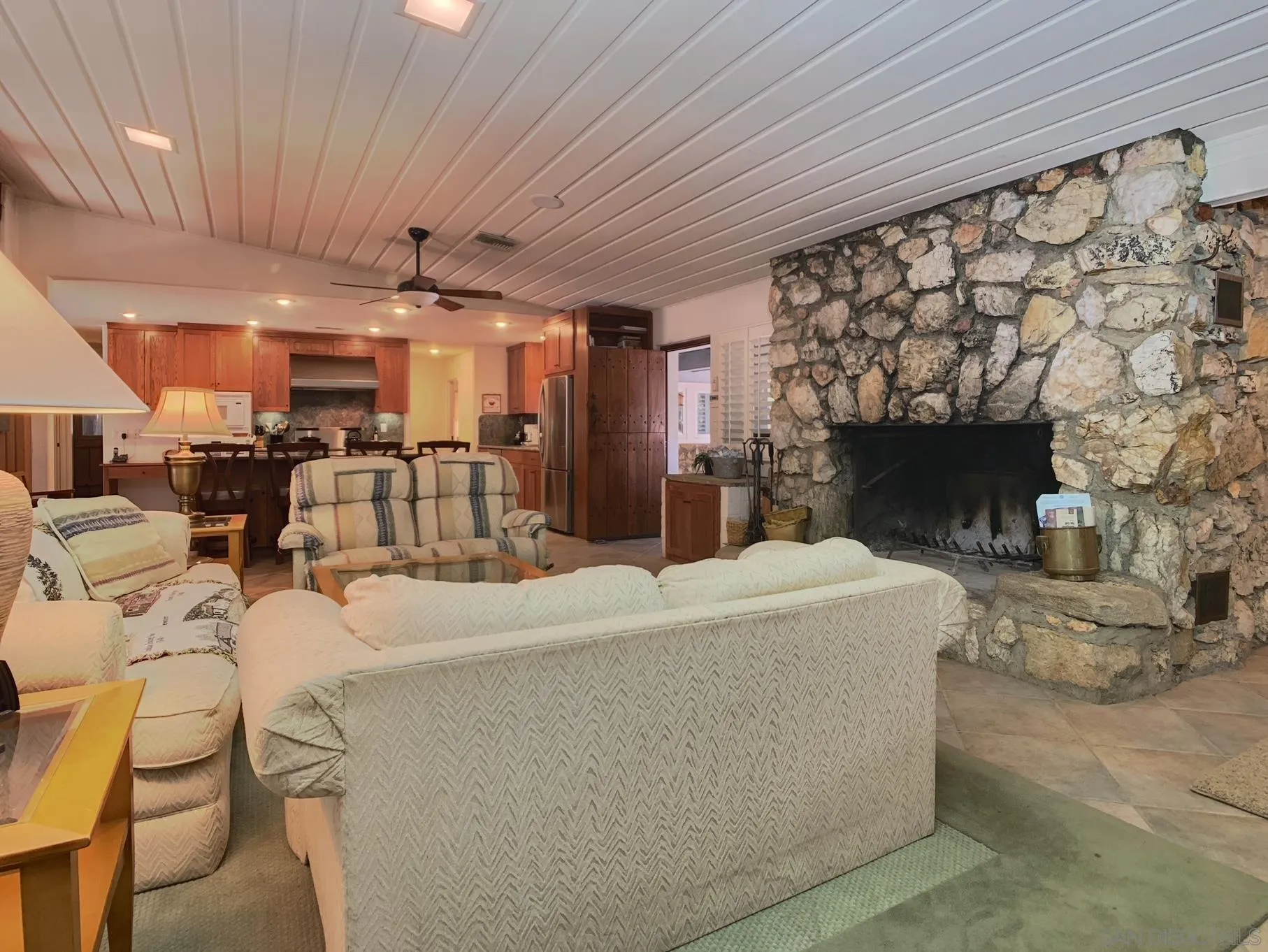 https://cdn.realtyfeed.com/cdn/127/250036365/99277d8f7243f9ad4ad0740c5bd28046.webp
