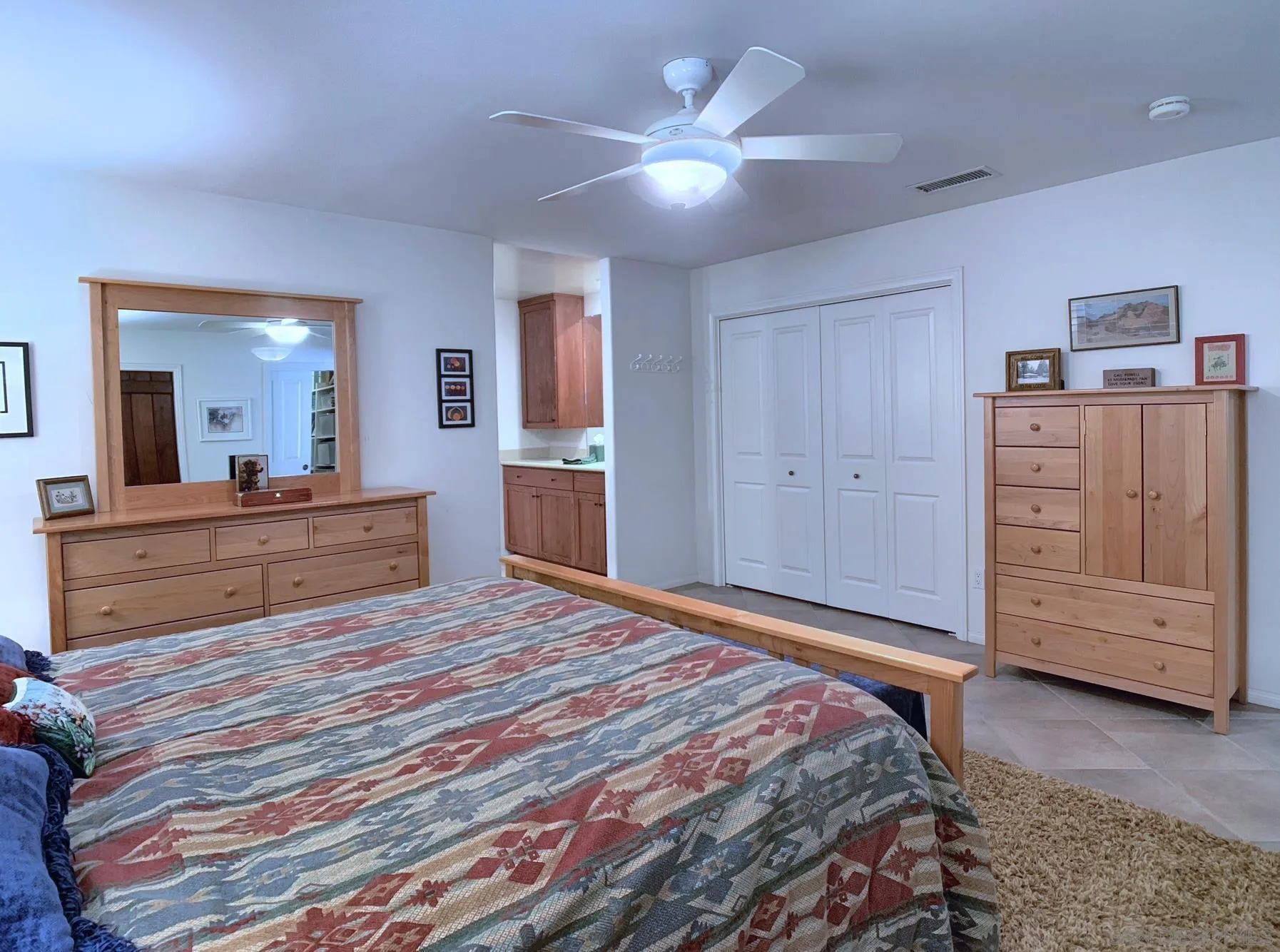 https://cdn.realtyfeed.com/cdn/127/250036365/bf70387ffdb163c477ac556bf153f0c0.webp