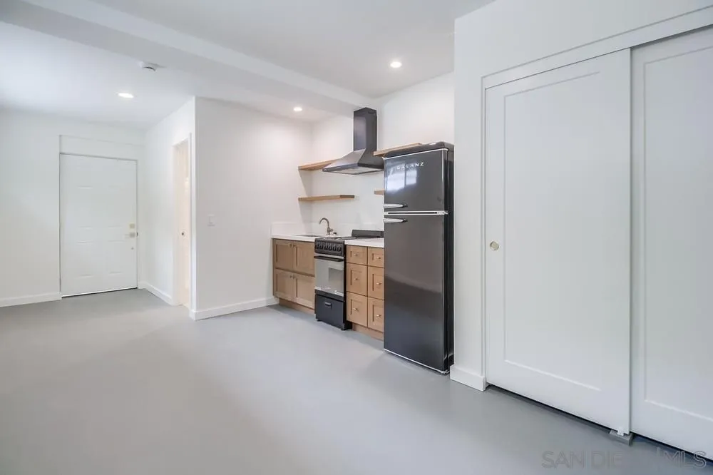 https://cdn.realtyfeed.com/cdn/127/250036369/0006b1920e4edcece4d9a8357f6e0301.webp