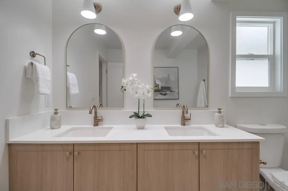https://cdn.realtyfeed.com/cdn/127/250036369/8a44577a95178a48f515fc272cc0e023.webp