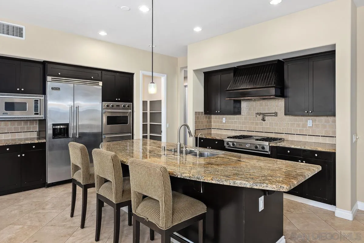 https://cdn.realtyfeed.com/cdn/127/250036371/d67bfd323daea3a86f5826979325d4d2.webp