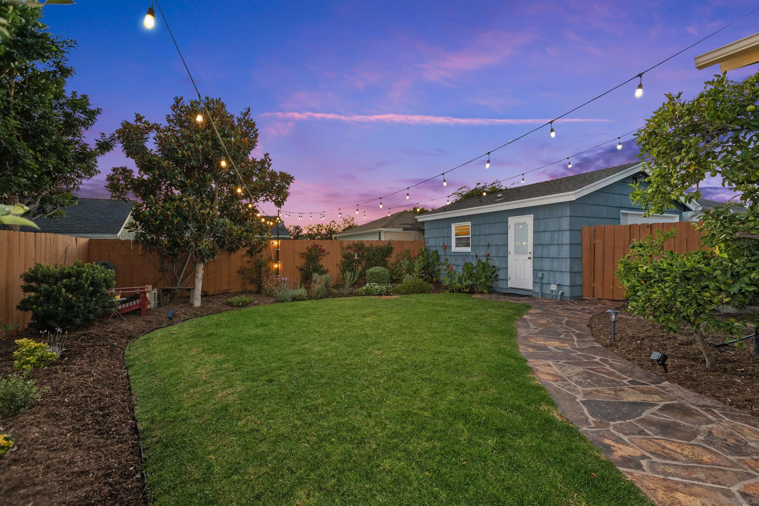 https://cdn.realtyfeed.com/cdn/127/250036372/8d1357cb9b60b6a9fe43ad726dcfb1a0.webp