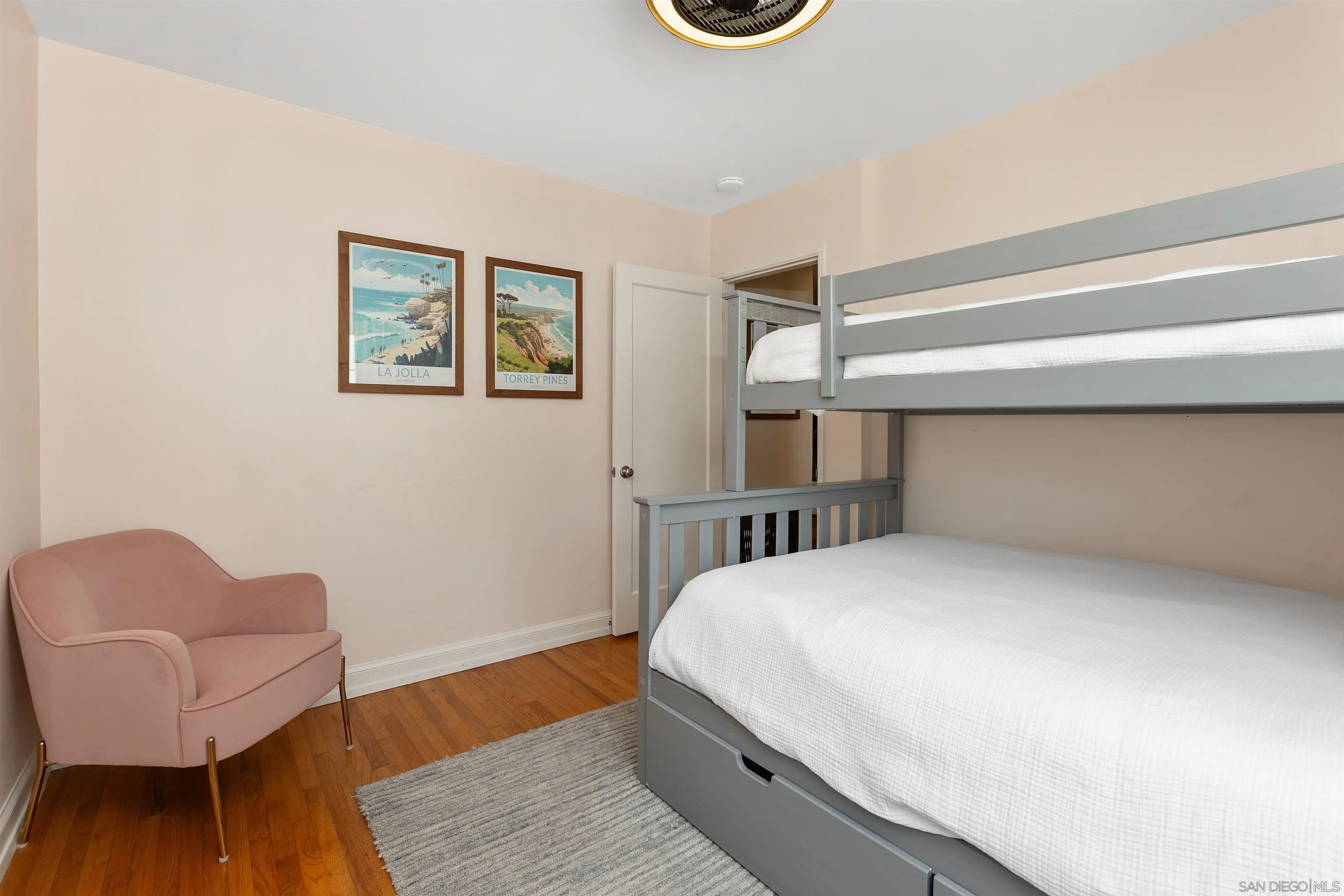 https://cdn.realtyfeed.com/cdn/127/250036372/9cf1b34e63d5813f8a6e891a50f371d2.webp