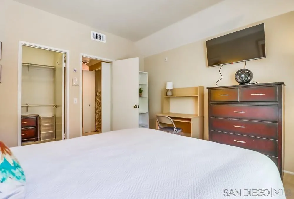 https://cdn.realtyfeed.com/cdn/127/250036374/6a419c61b3fe8916a599540c5a0a5356.webp