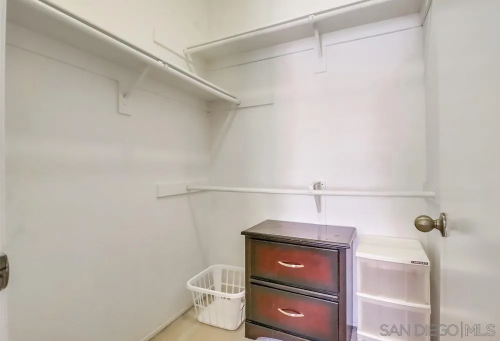https://cdn.realtyfeed.com/cdn/127/250036374/83b3111eb1d31ba05742c7d8dc4c2c7d.webp