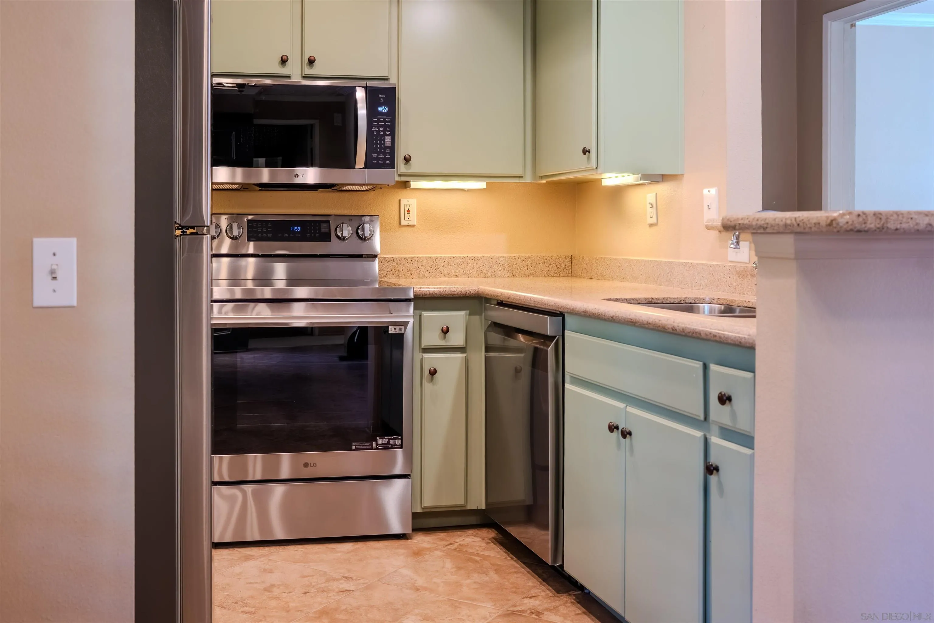 Photo #5: 250036374 Listing 