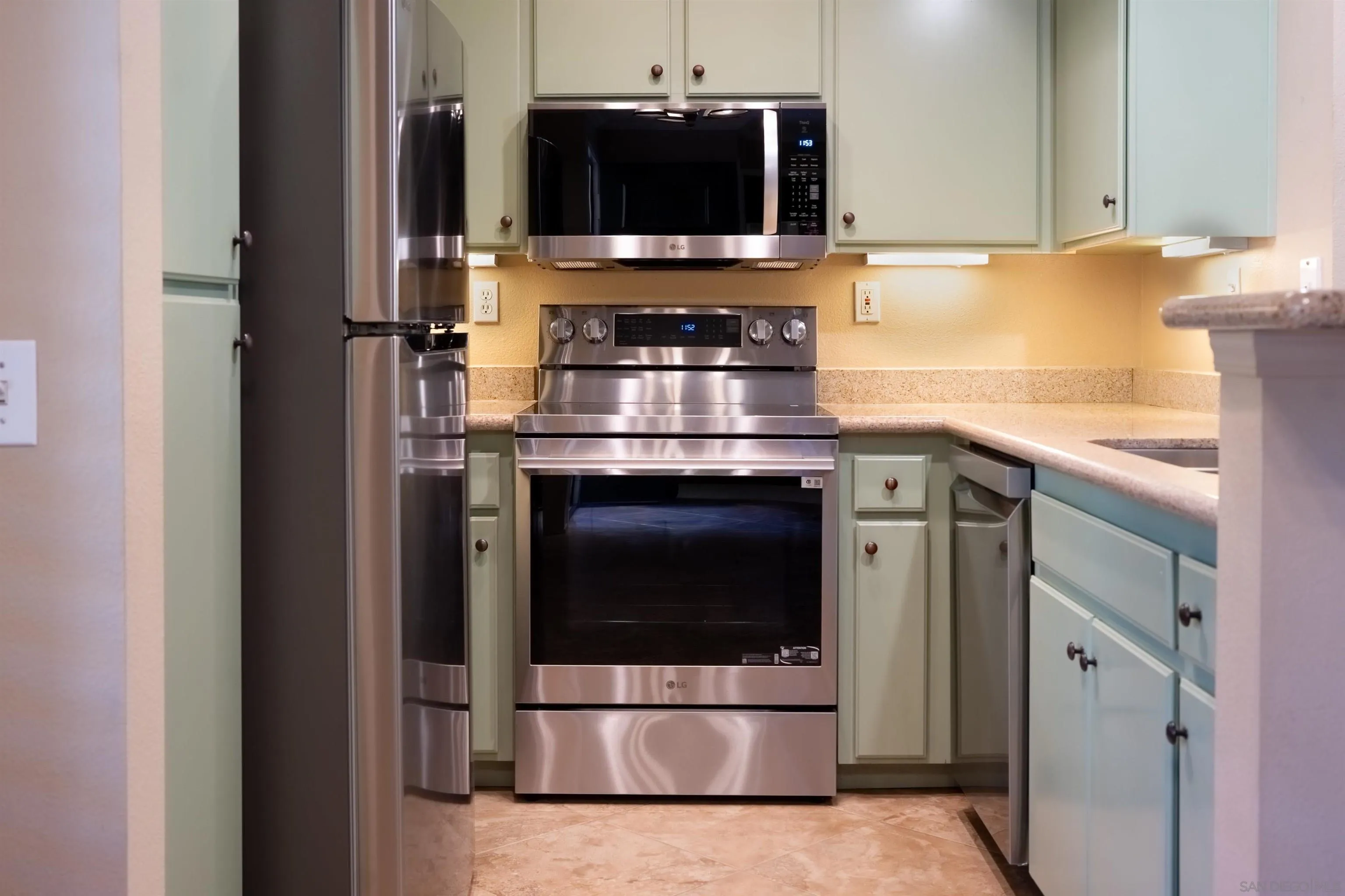 https://cdn.realtyfeed.com/cdn/127/250036374/c81d538ef75810185e6d38f39054e9c7.webp