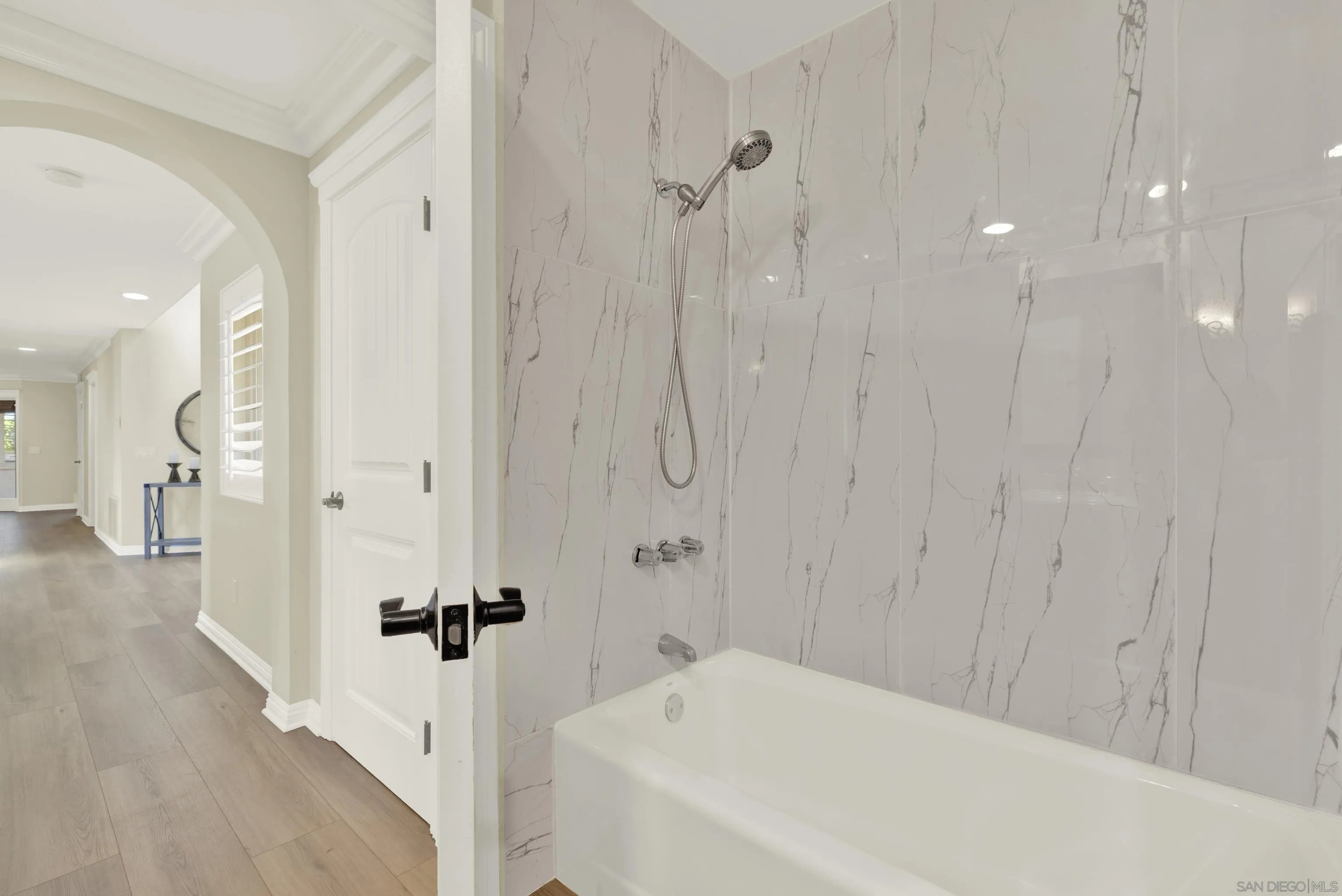 https://cdn.realtyfeed.com/cdn/127/250036376/720f99f8d13cc24e02cf3432747a317a.webp