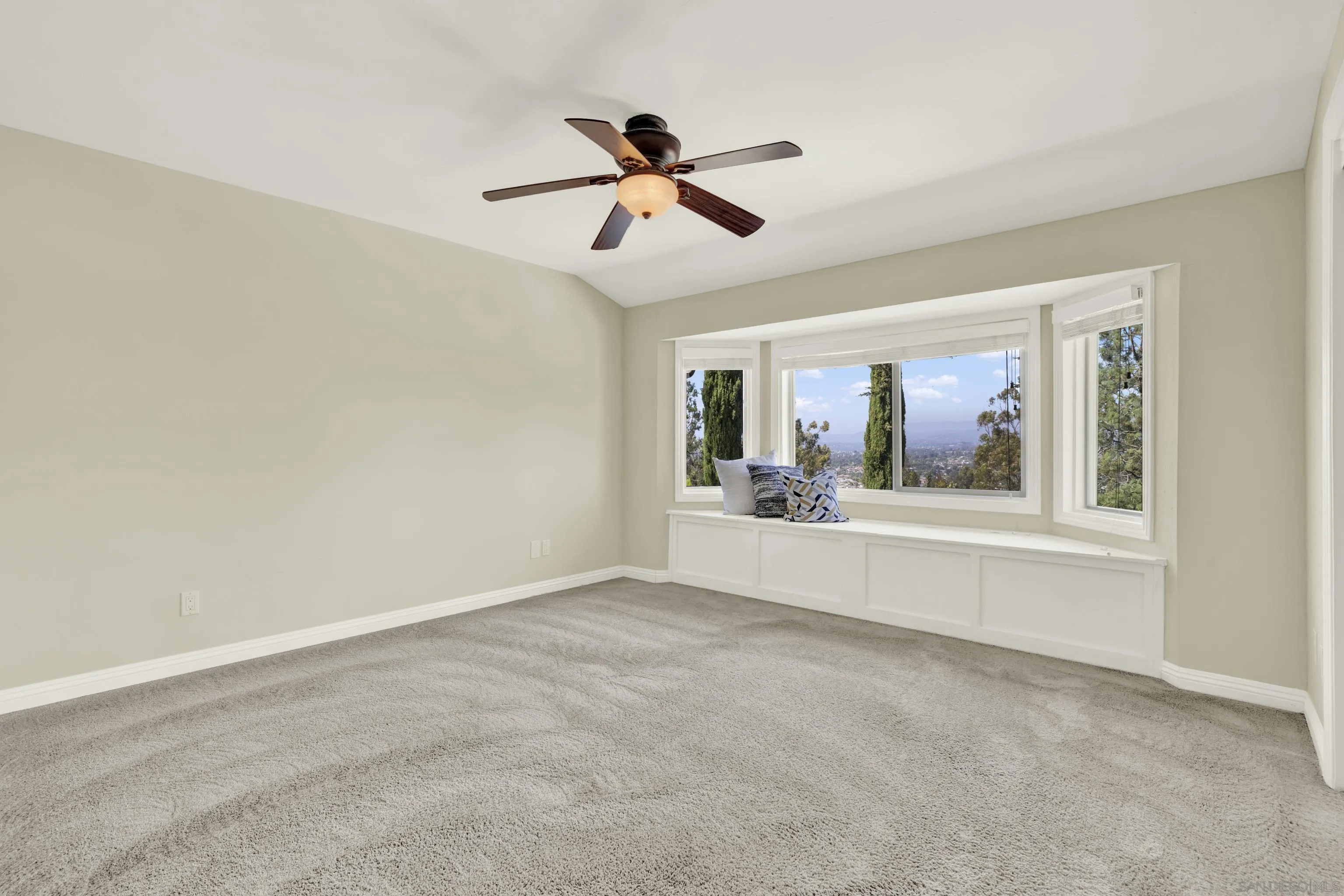 https://cdn.realtyfeed.com/cdn/127/250036376/7f47e728137a73c4f2442efc4b57bf33.webp