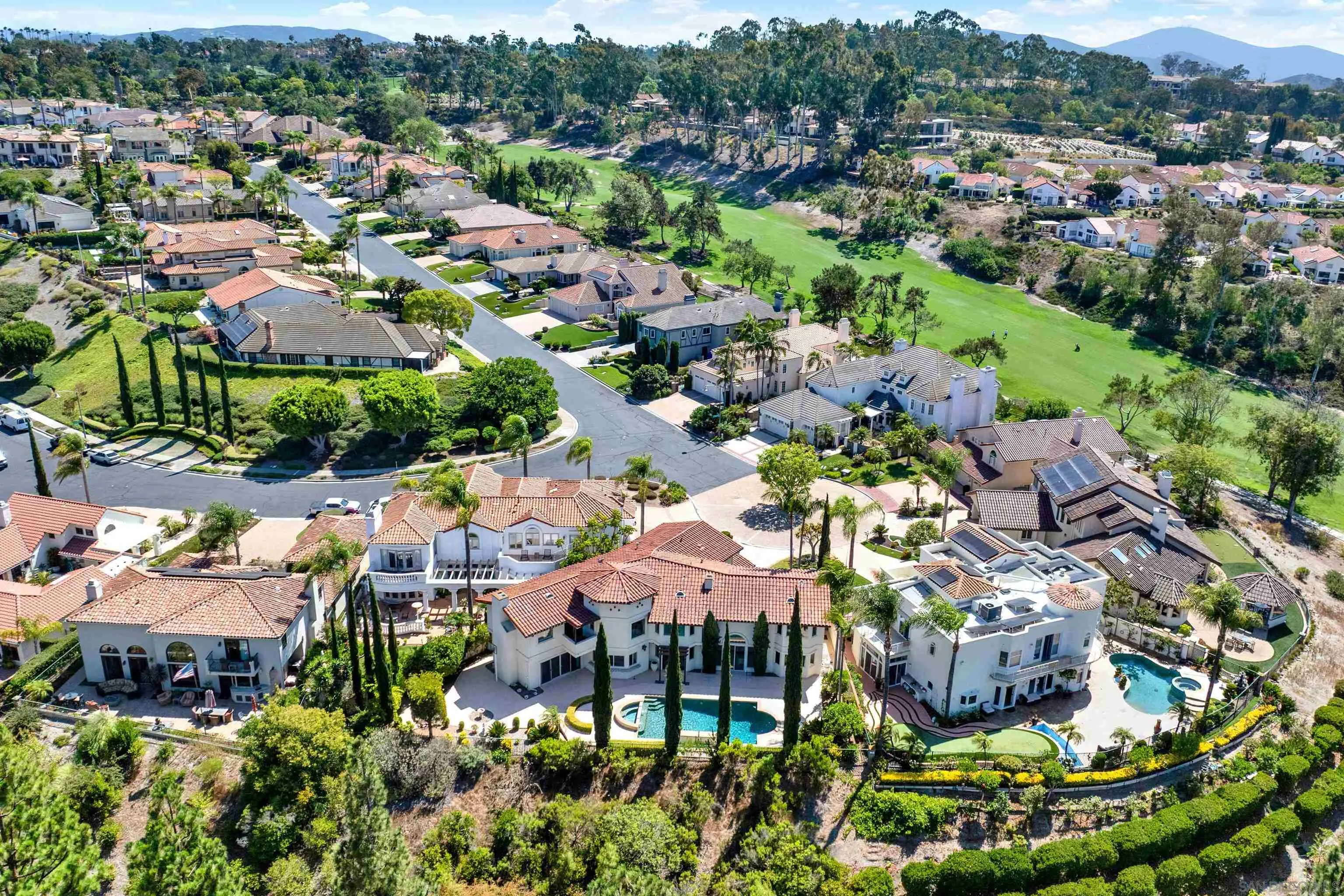 https://cdn.realtyfeed.com/cdn/127/250036376/933432134103642305676316f5de80b2.webp