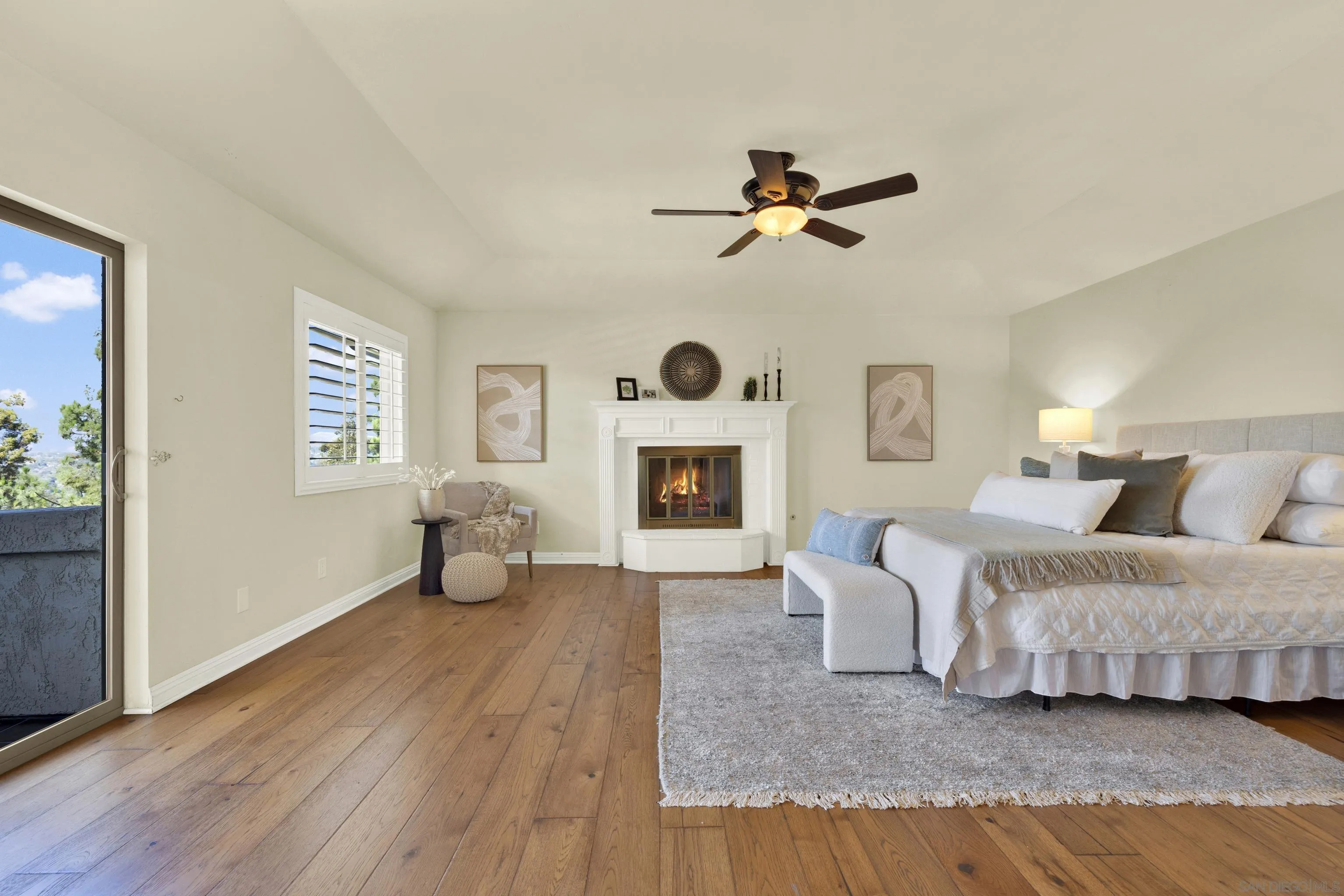 https://cdn.realtyfeed.com/cdn/127/250036376/d4d8cd899c1e24b19190cd78dbe8e53e.webp