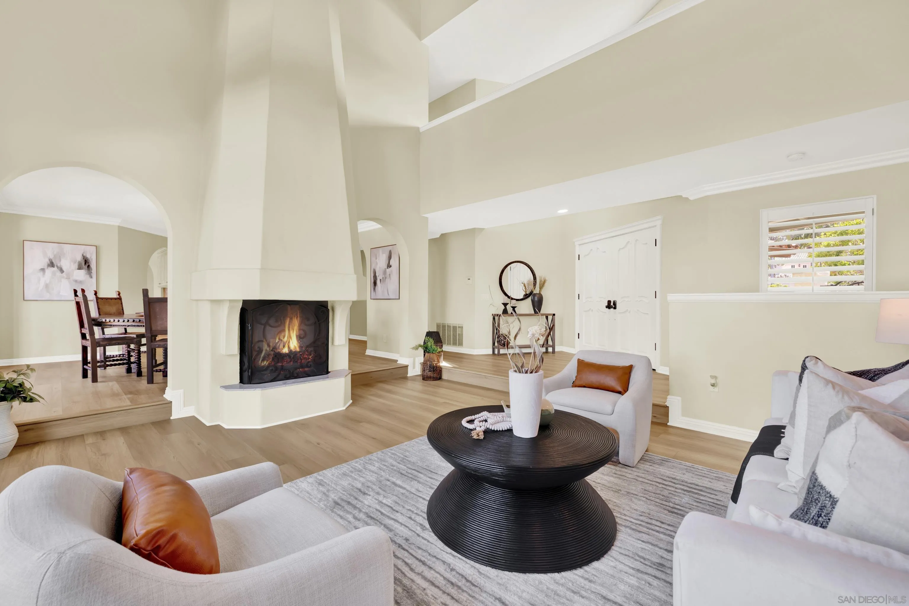 https://cdn.realtyfeed.com/cdn/127/250036376/d8a5db3f715ddc750c34597375c359b0.webp