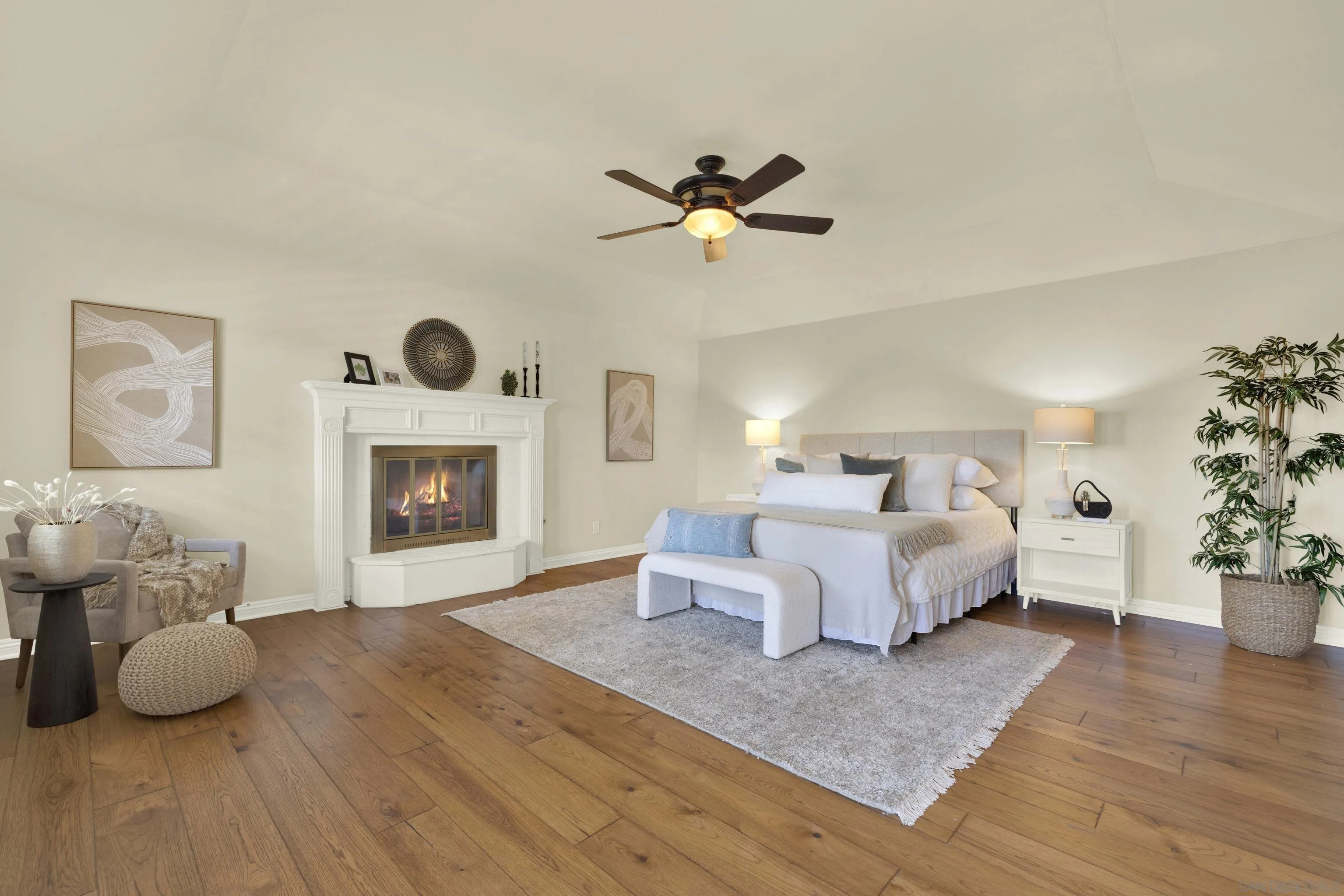 https://cdn.realtyfeed.com/cdn/127/250036376/dd372f6ff706d191b3ab7920dec63f2b.webp